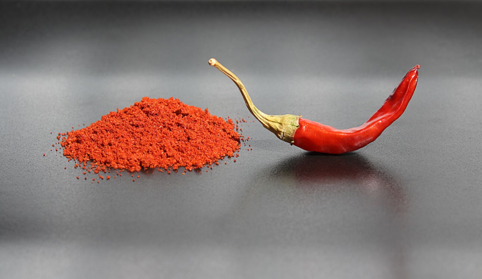 Canon EOS 1200D (EOS Rebel T5 / EOS Kiss X70 / EOS Hi) sample photo. Red, chili, flavour photography