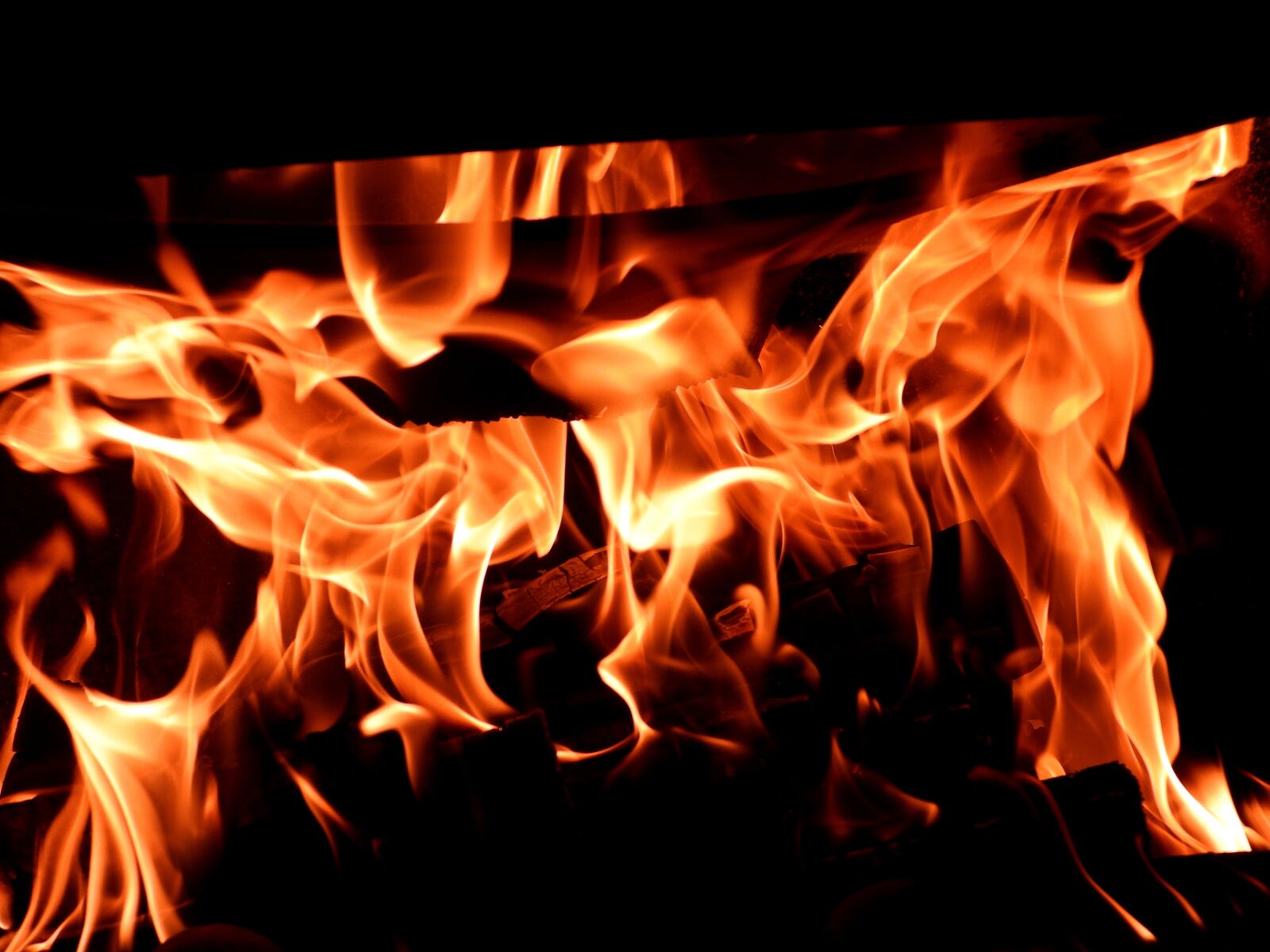 Nikon Coolpix P1000 sample photo. Fire, fireplace, hearth photography