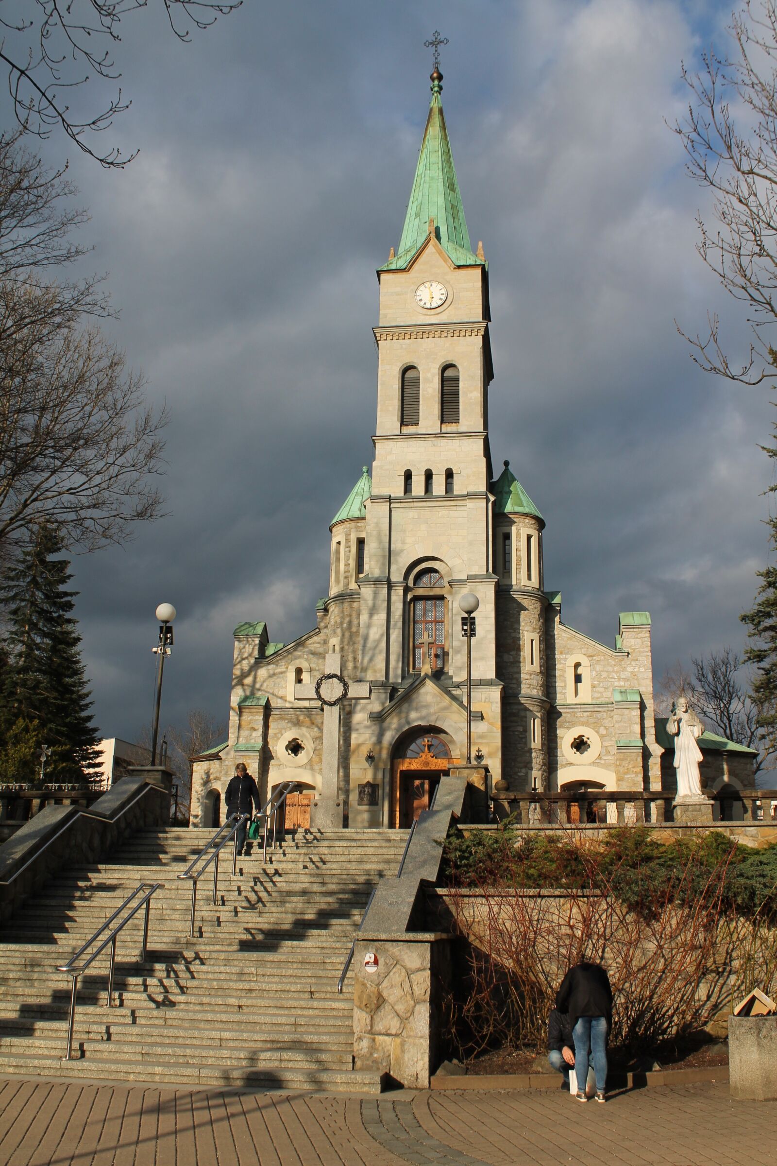 Canon EF-S 18-55mm F3.5-5.6 IS sample photo. Church, cross, light photography