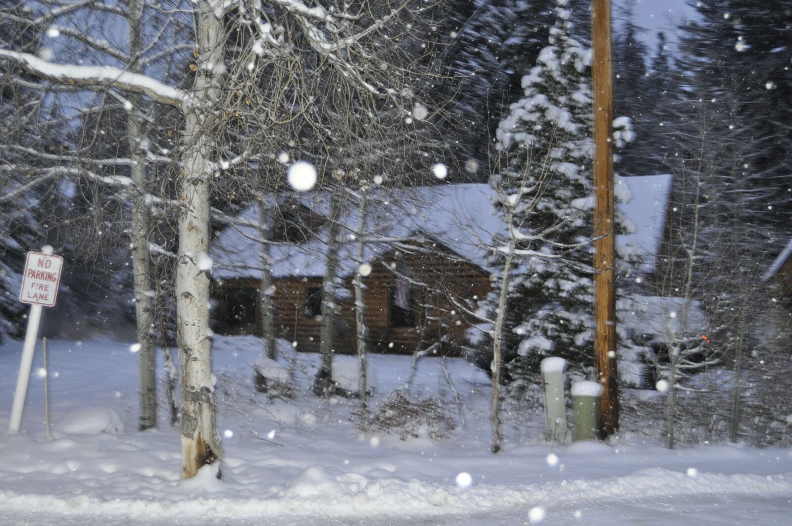 Nikon D5000 sample photo. Winter, mountain, cottage photography