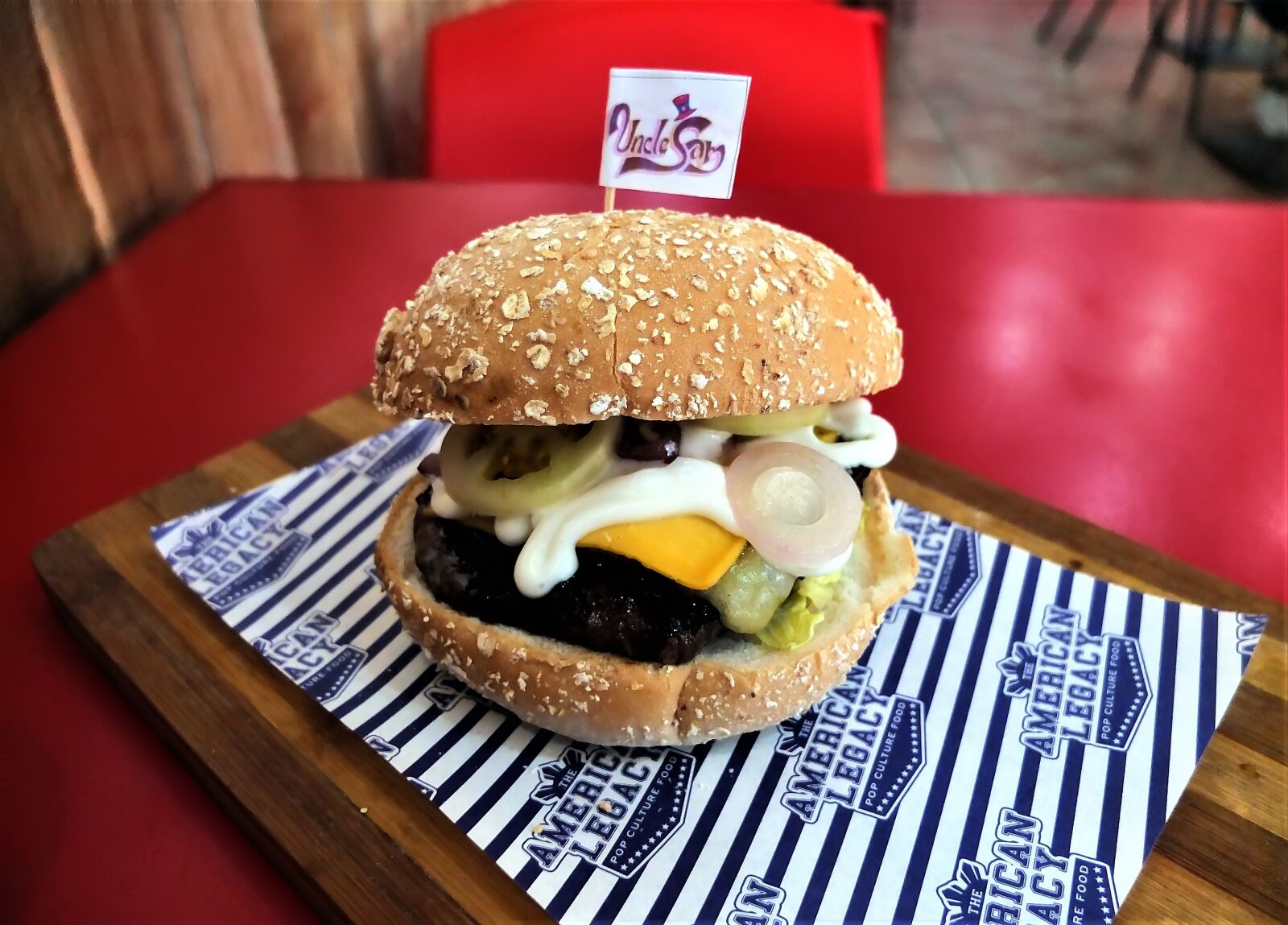 Fujifilm X10 sample photo. Cheese, burger, american photography