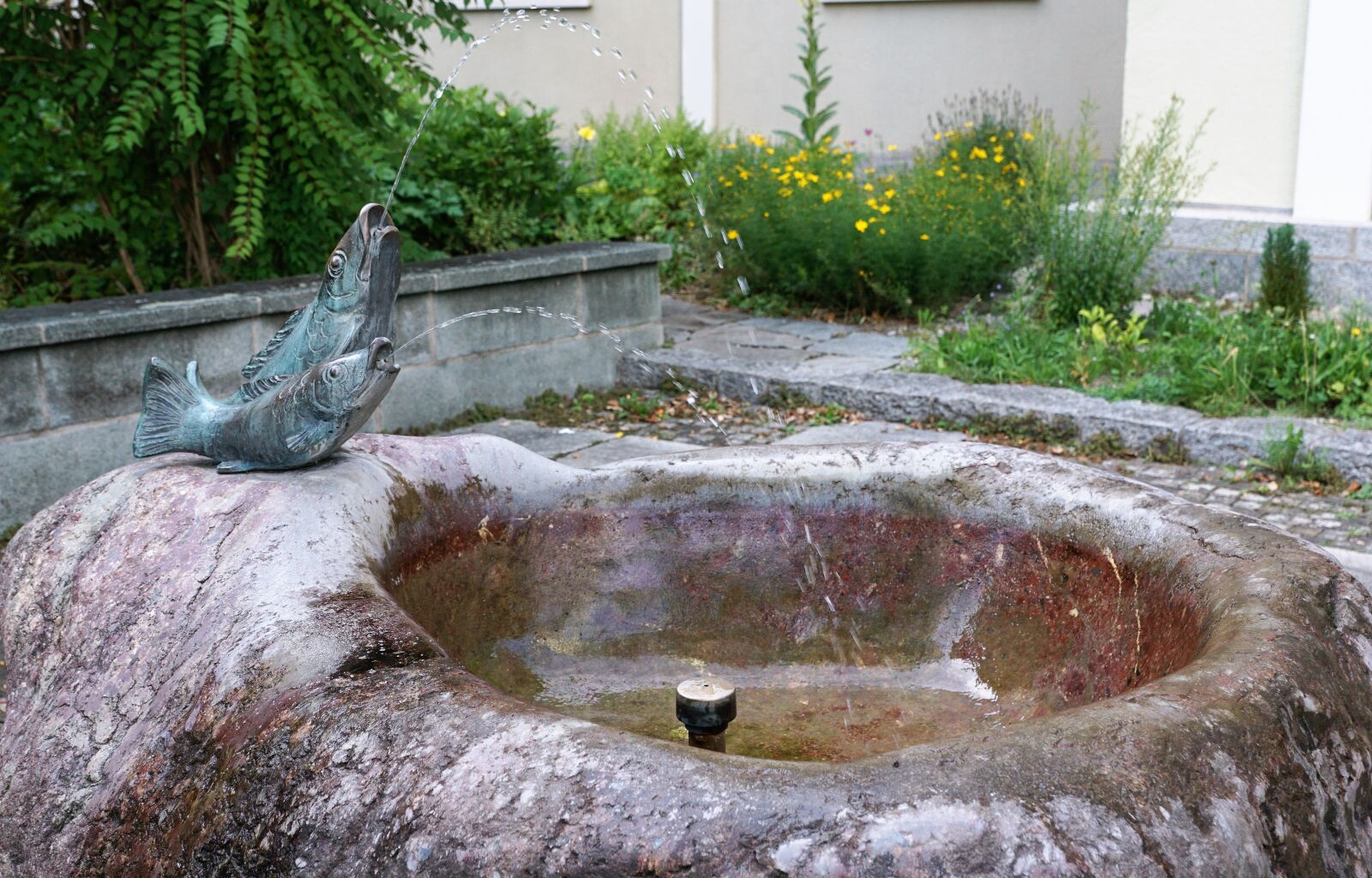 Sony DT 16-50mm F2.8 SSM sample photo. Fountain, zurich, figure photography