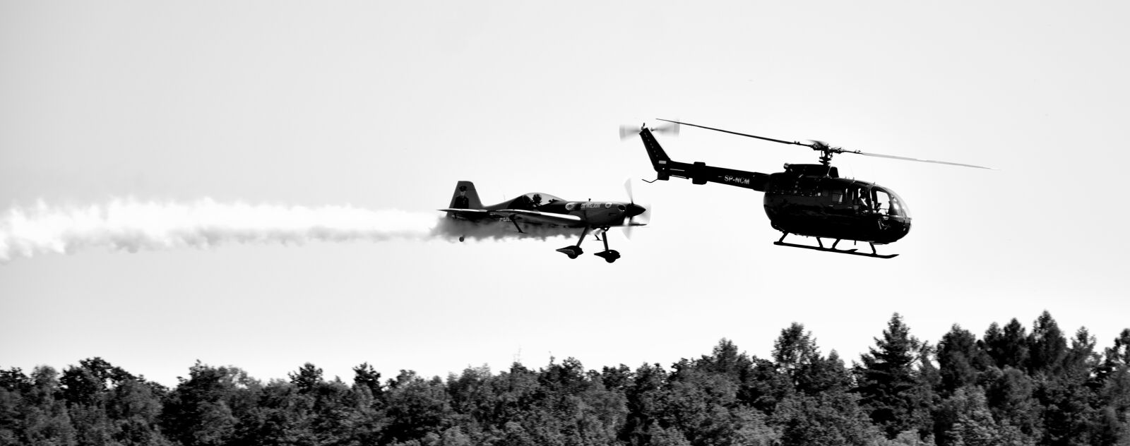 Nikon D3200 sample photo. Plane, heli, smoke photography