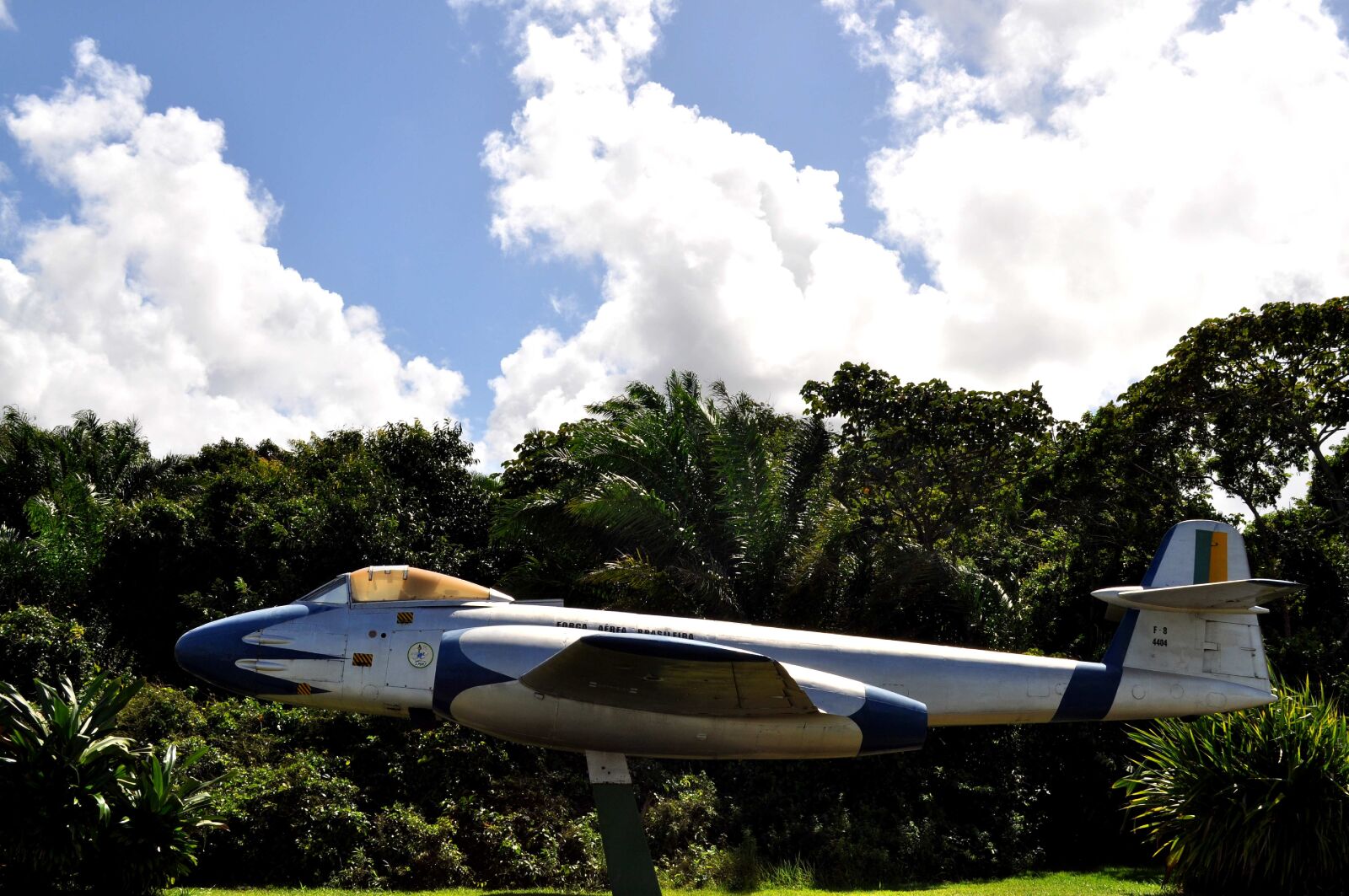 Nikon D5000 sample photo. Side, aircraft, ground photography