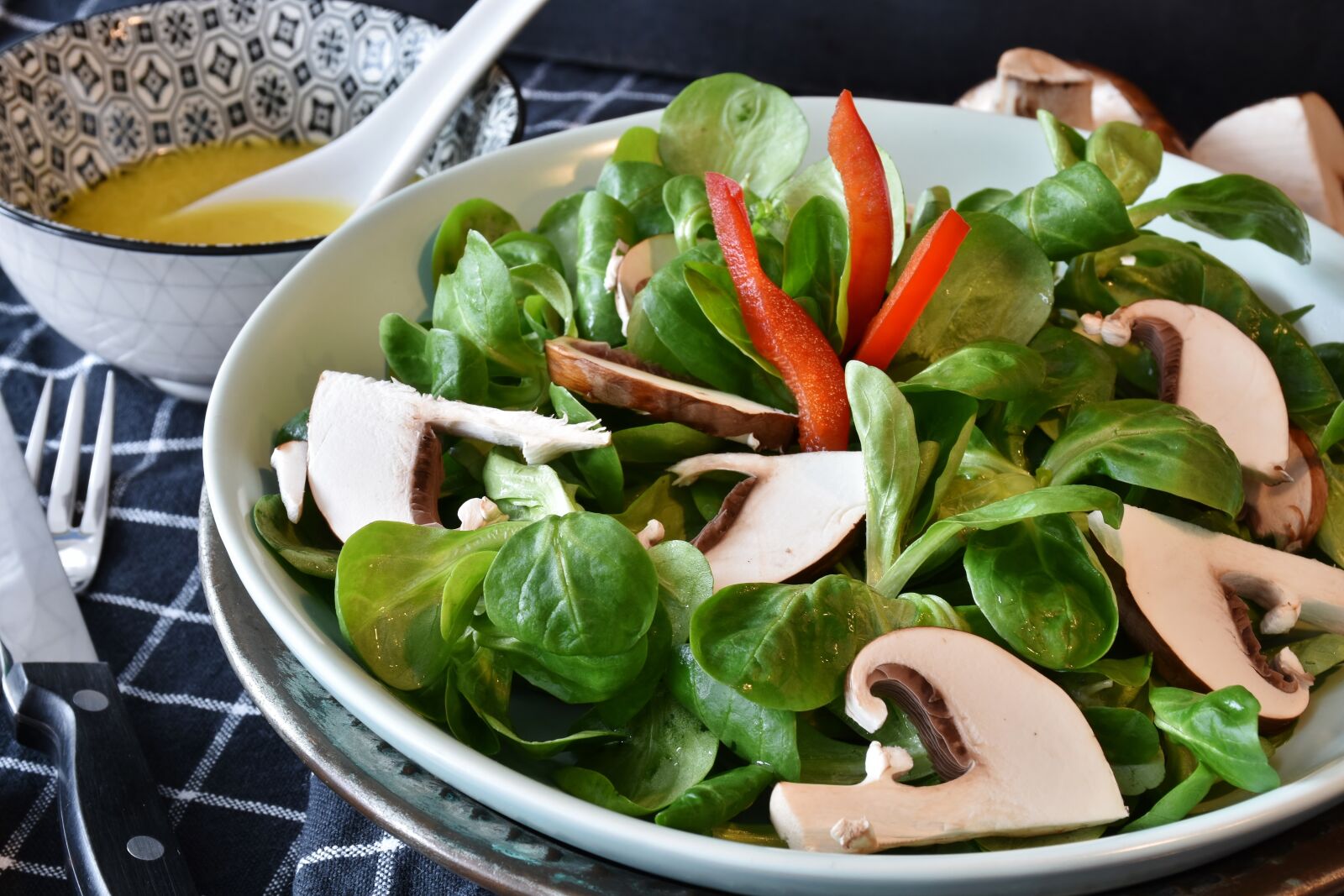 Nikon D7200 sample photo. Lamb's lettuce, arugula, mushrooms photography