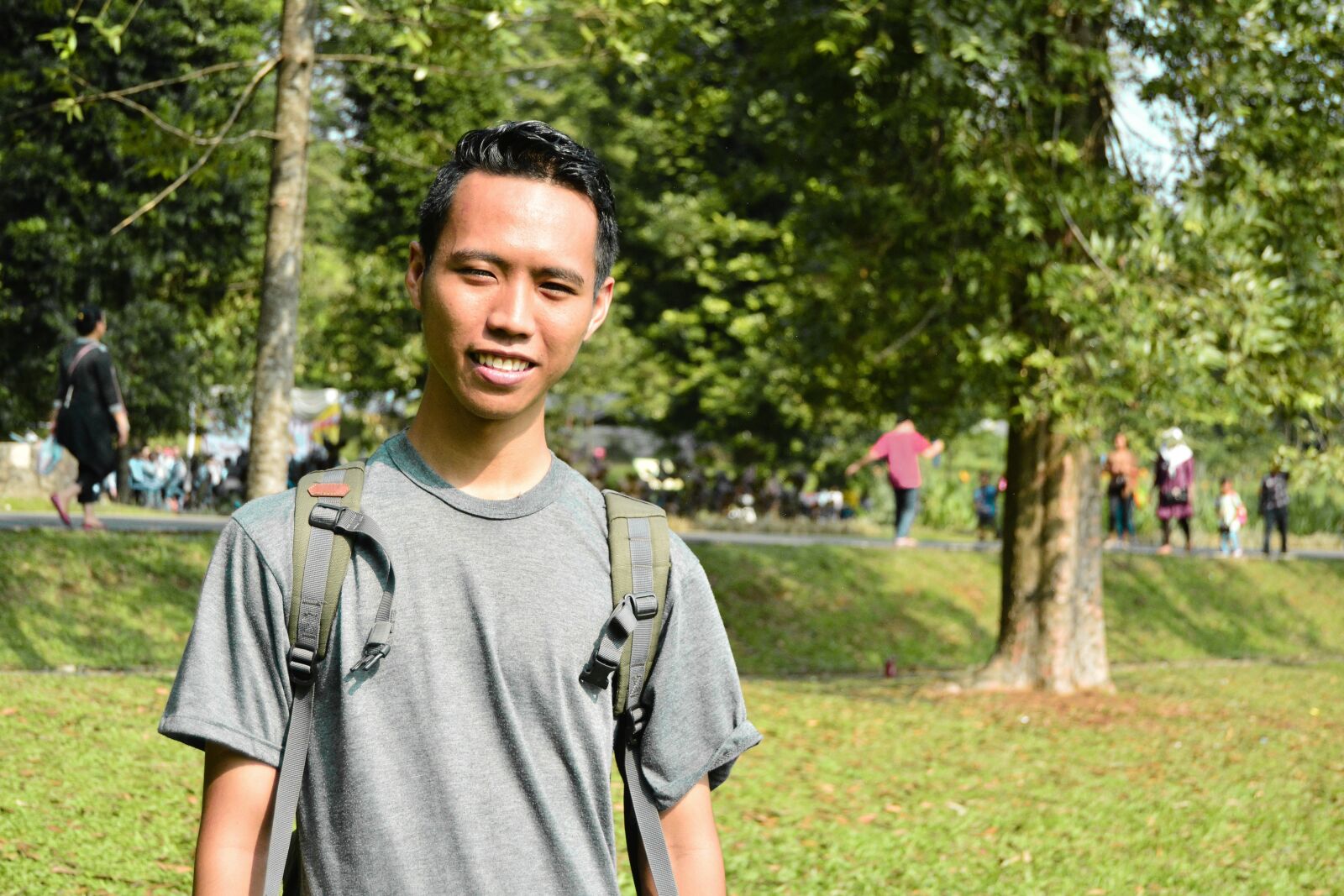 Nikon D5200 sample photo. Staring, man, smile photography