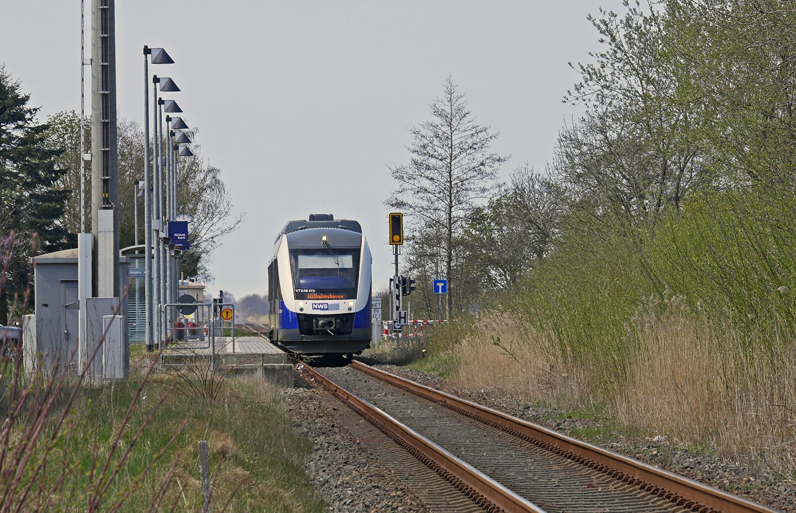 Panasonic Lumix DMC-GH3 sample photo. Branch line, breakpoint, platform photography