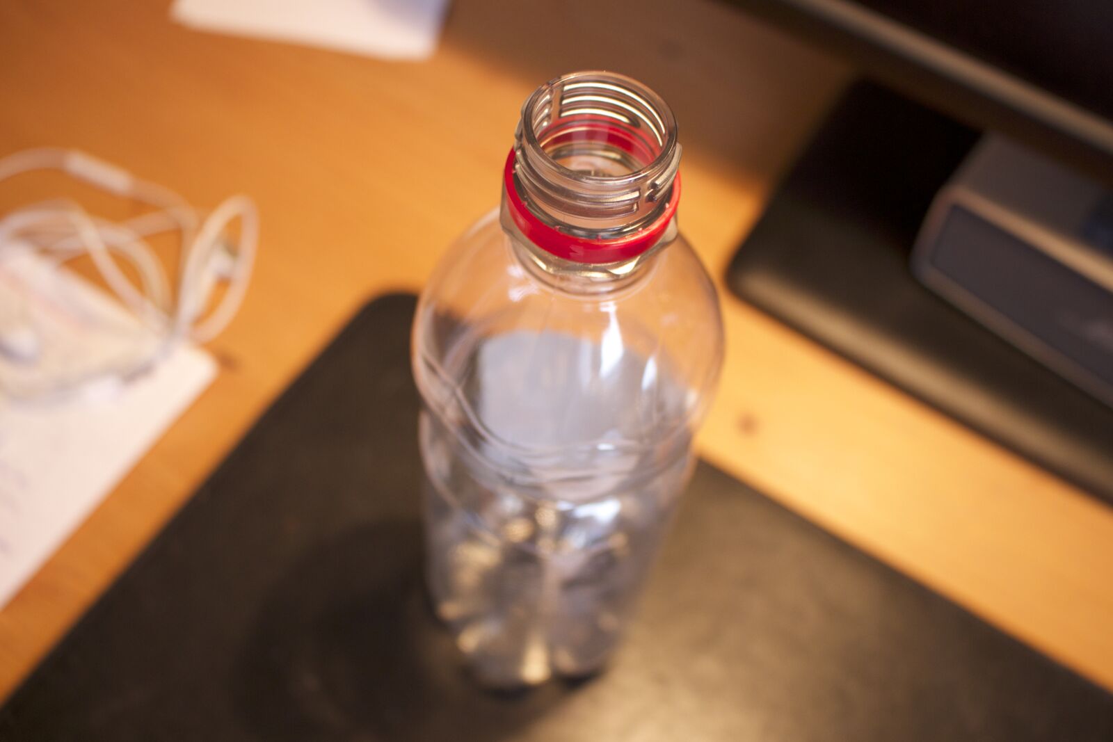 Canon EOS 700D (EOS Rebel T5i / EOS Kiss X7i) sample photo. Bokeh, bottle, desk, focus photography