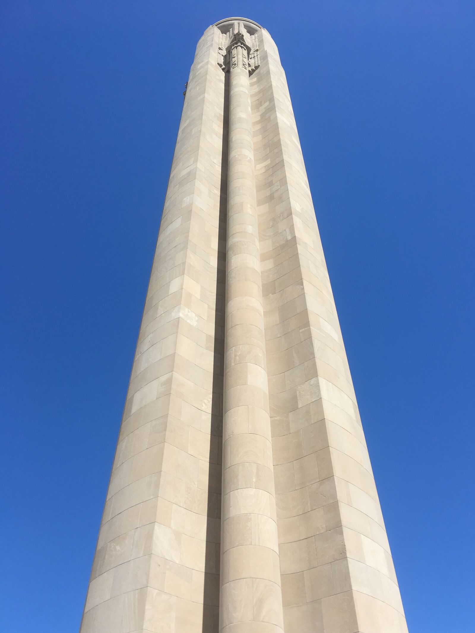 iPhone SE back camera 4.15mm f/2.2 sample photo. Tower, memorial, landmark photography