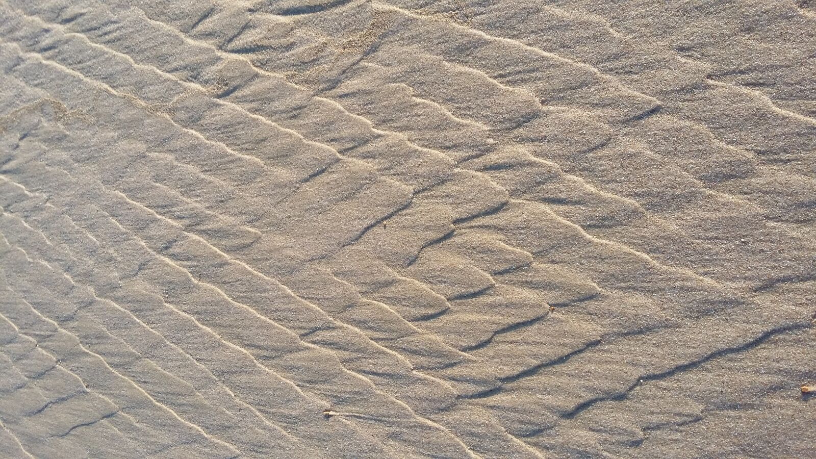 Samsung Galaxy A3 sample photo. Pattern, texture, sand photography