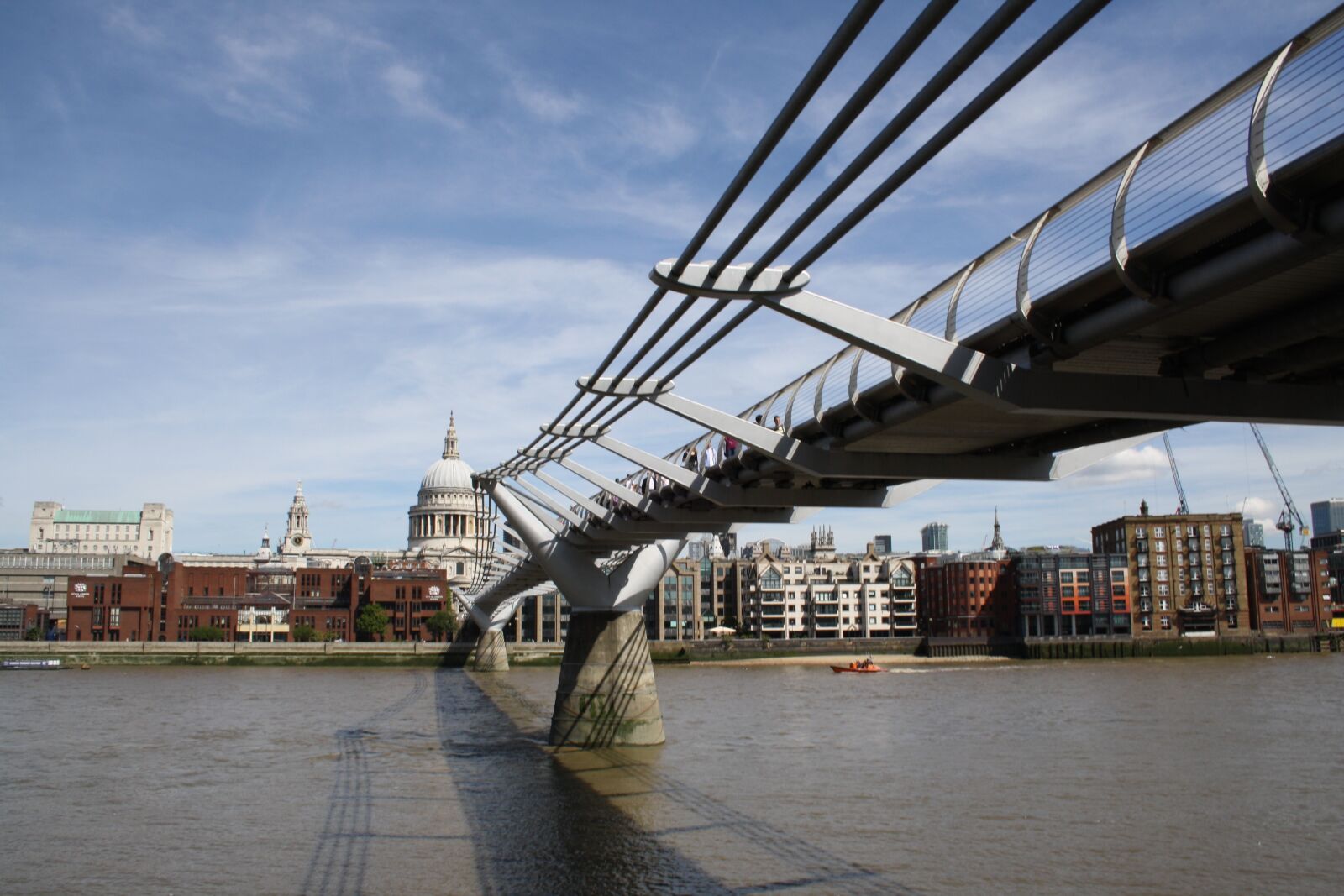 Canon EOS 1000D (EOS Digital Rebel XS / EOS Kiss F) sample photo. River thames, london, uk photography