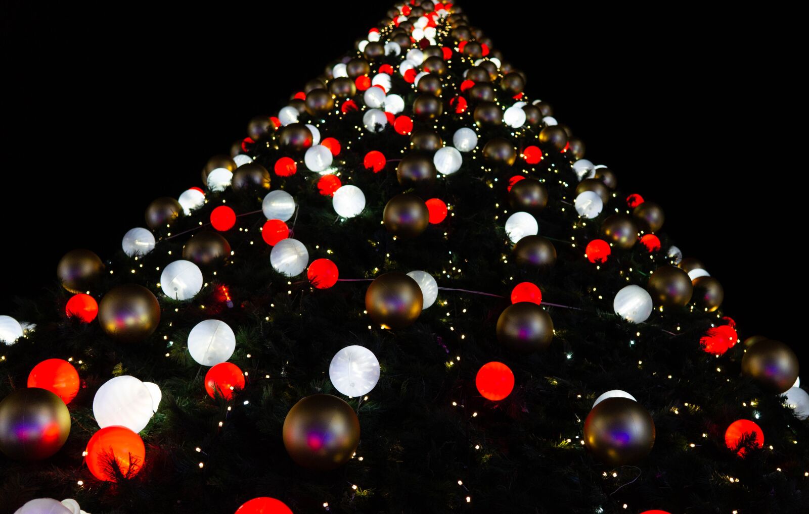 Sony Alpha NEX-5N sample photo. Christmas tree, ornament, new photography