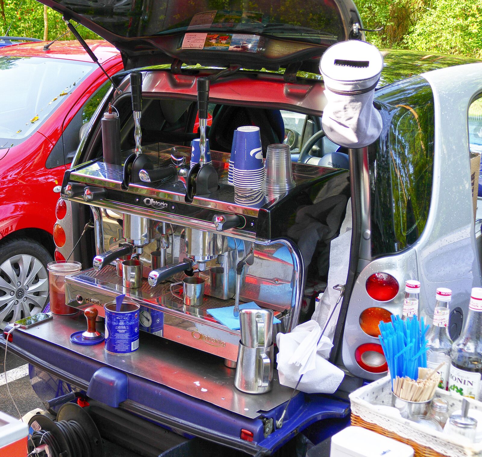 Panasonic Lumix DMC-FZ1000 sample photo. Coffee mobile, coffee machine photography