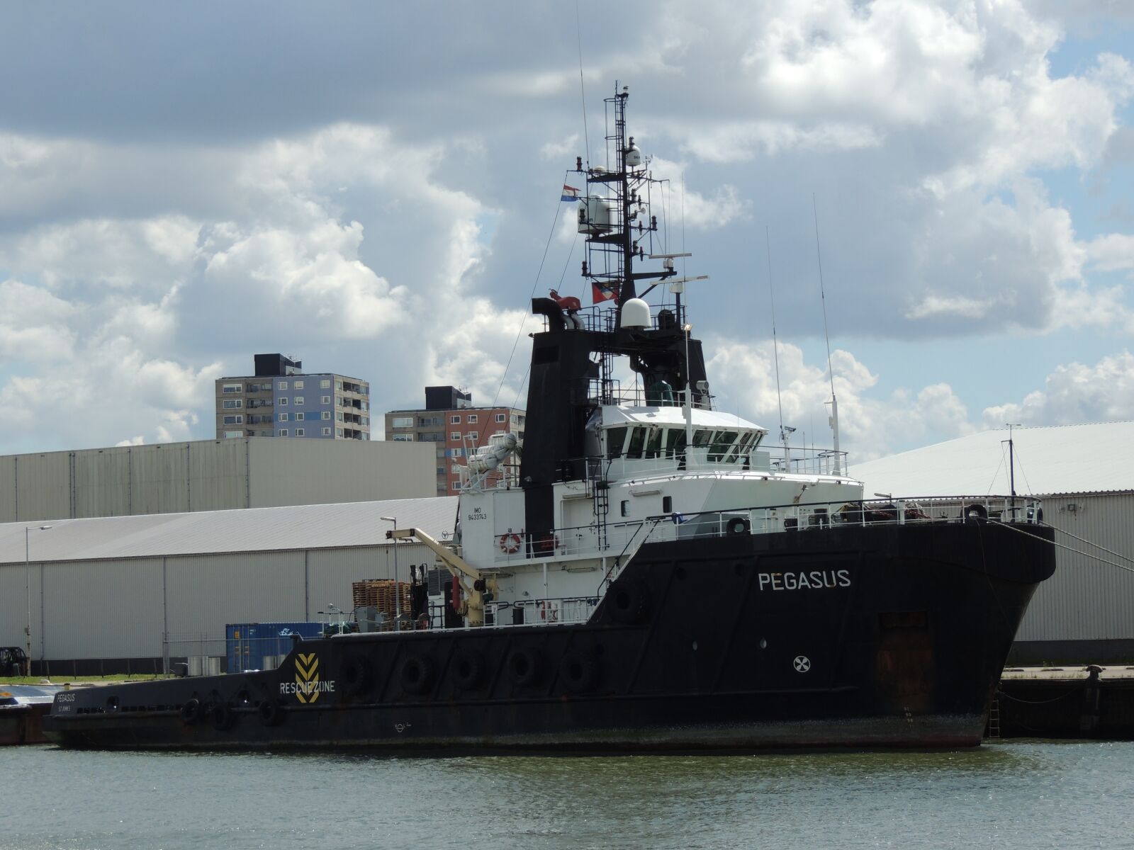 Nikon Coolpix P510 sample photo. Tug, rotterdam, lekhaven photography