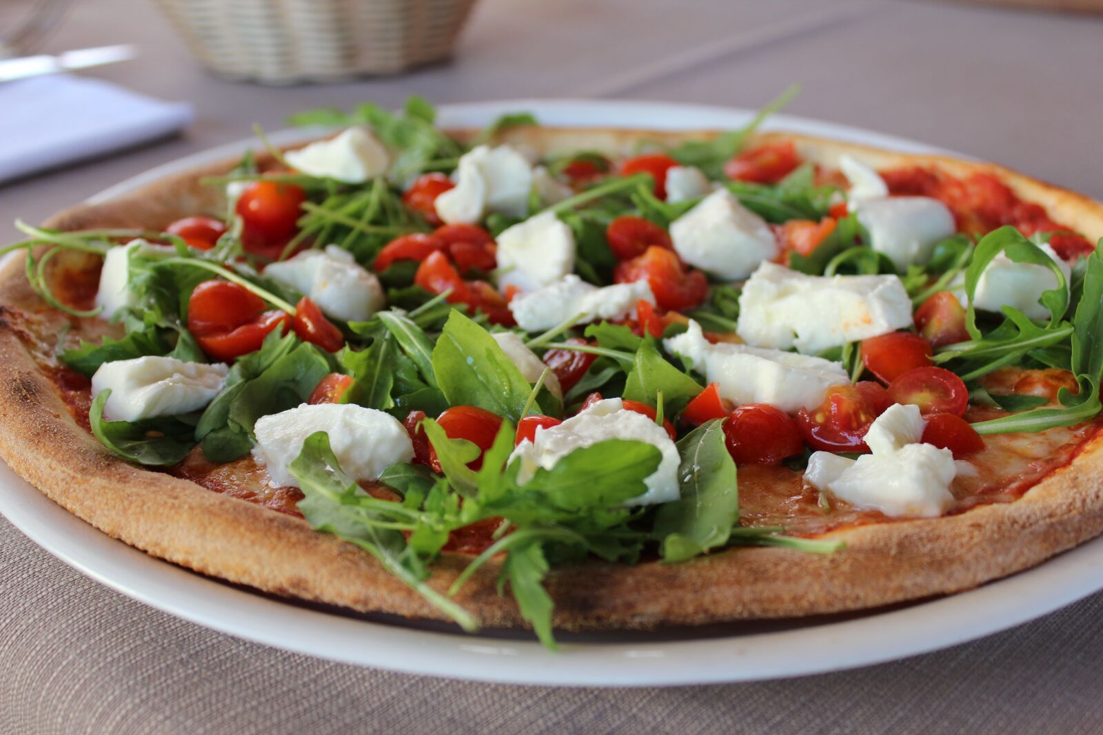 Canon EOS 600D (Rebel EOS T3i / EOS Kiss X5) sample photo. Pizza, italy, mozarella photography
