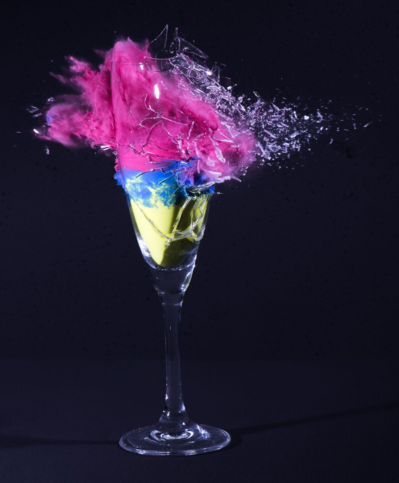 Nikon D4 sample photo. Champagne glass, explosion, shot photography