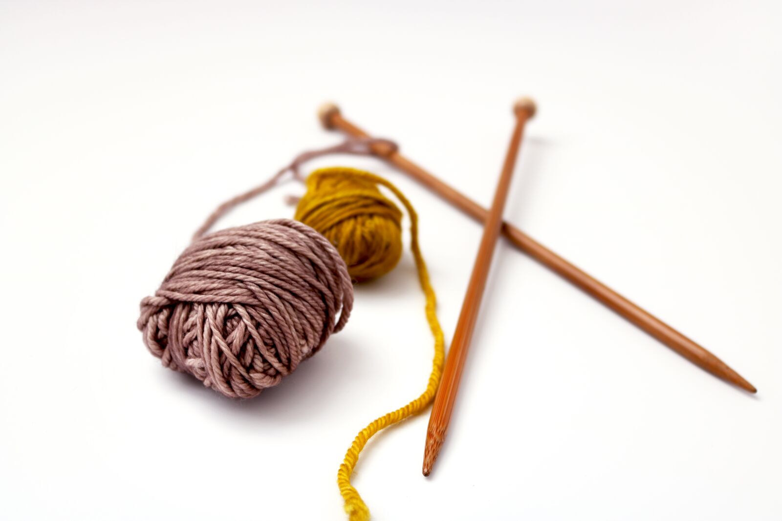 Canon EOS 750D (EOS Rebel T6i / EOS Kiss X8i) sample photo. Knitting, knit, knitting needles photography