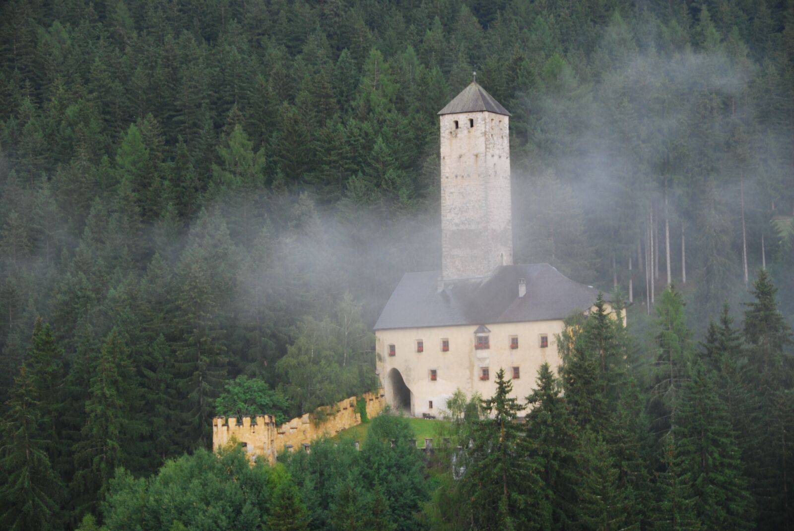 Nikon D80 sample photo. Church, cloud, campanile photography