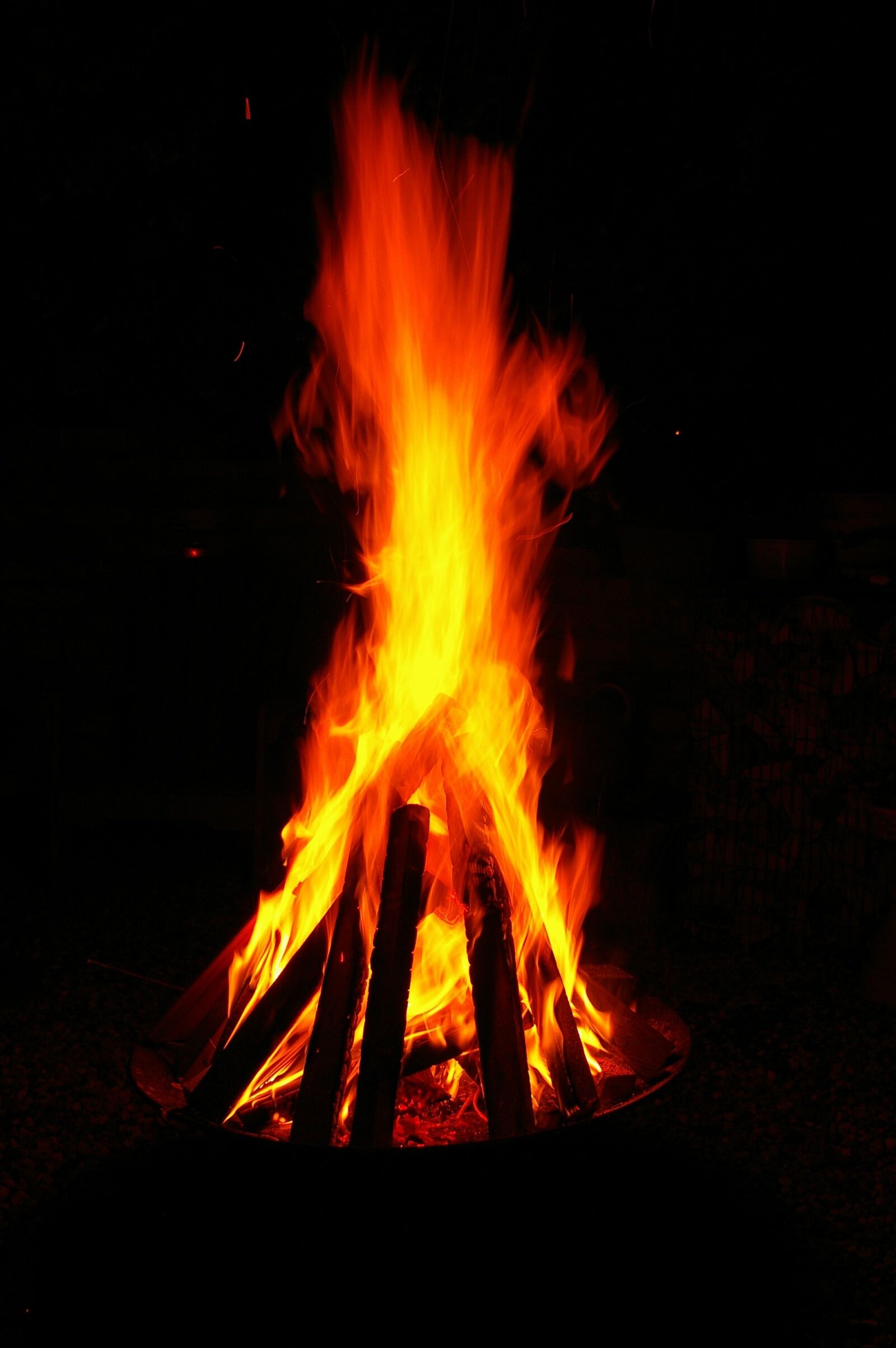Pentax *ist DL2 sample photo. Fire bowl, fire, flame photography