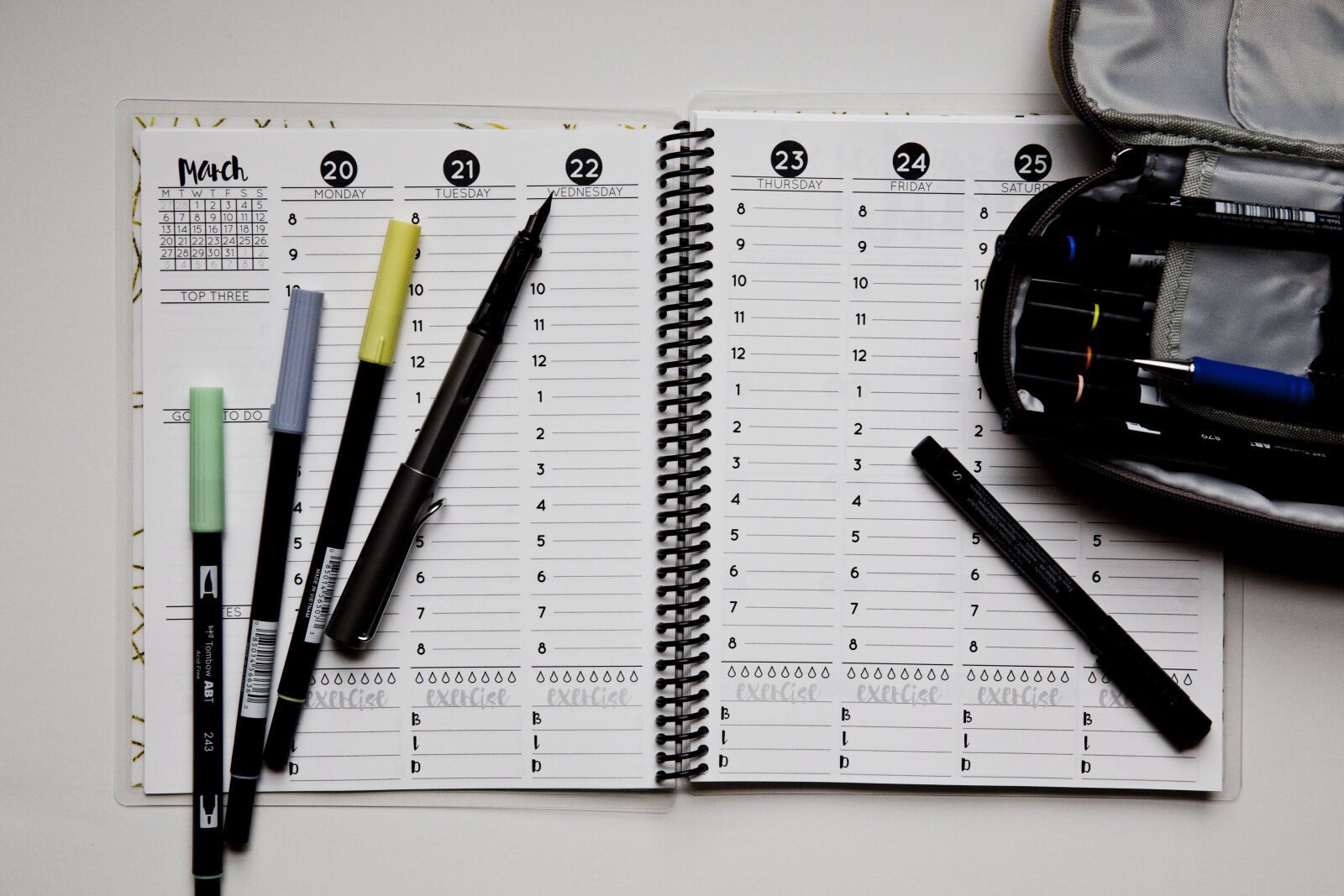 Canon EF 24-70mm F2.8L II USM sample photo. Planner, open, weekly photography
