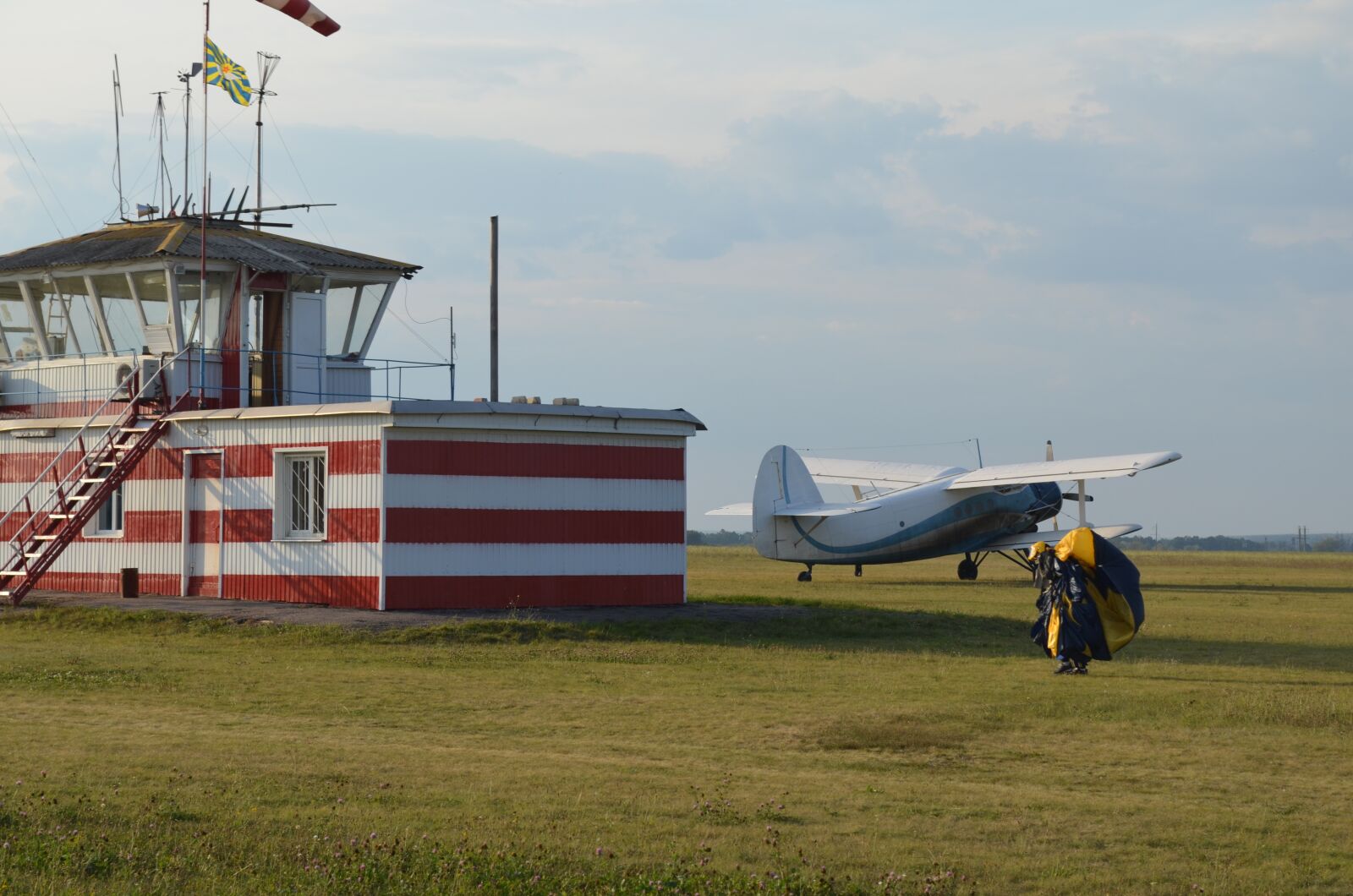 Nikon D5100 sample photo. Dispatch, airfield, plane photography