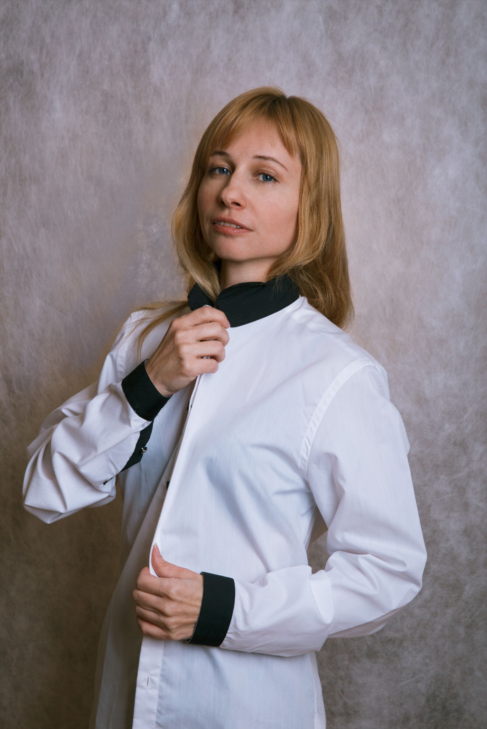 Canon EF 24-70mm F2.8L II USM sample photo. Girl, shirt, dresses photography