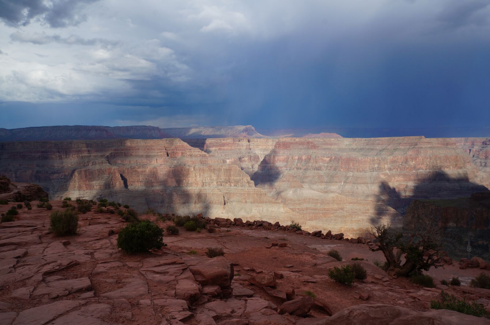 Sony Alpha NEX-5R + Sony E 18-55mm F3.5-5.6 OSS sample photo. Grand canyon, west, arizona photography