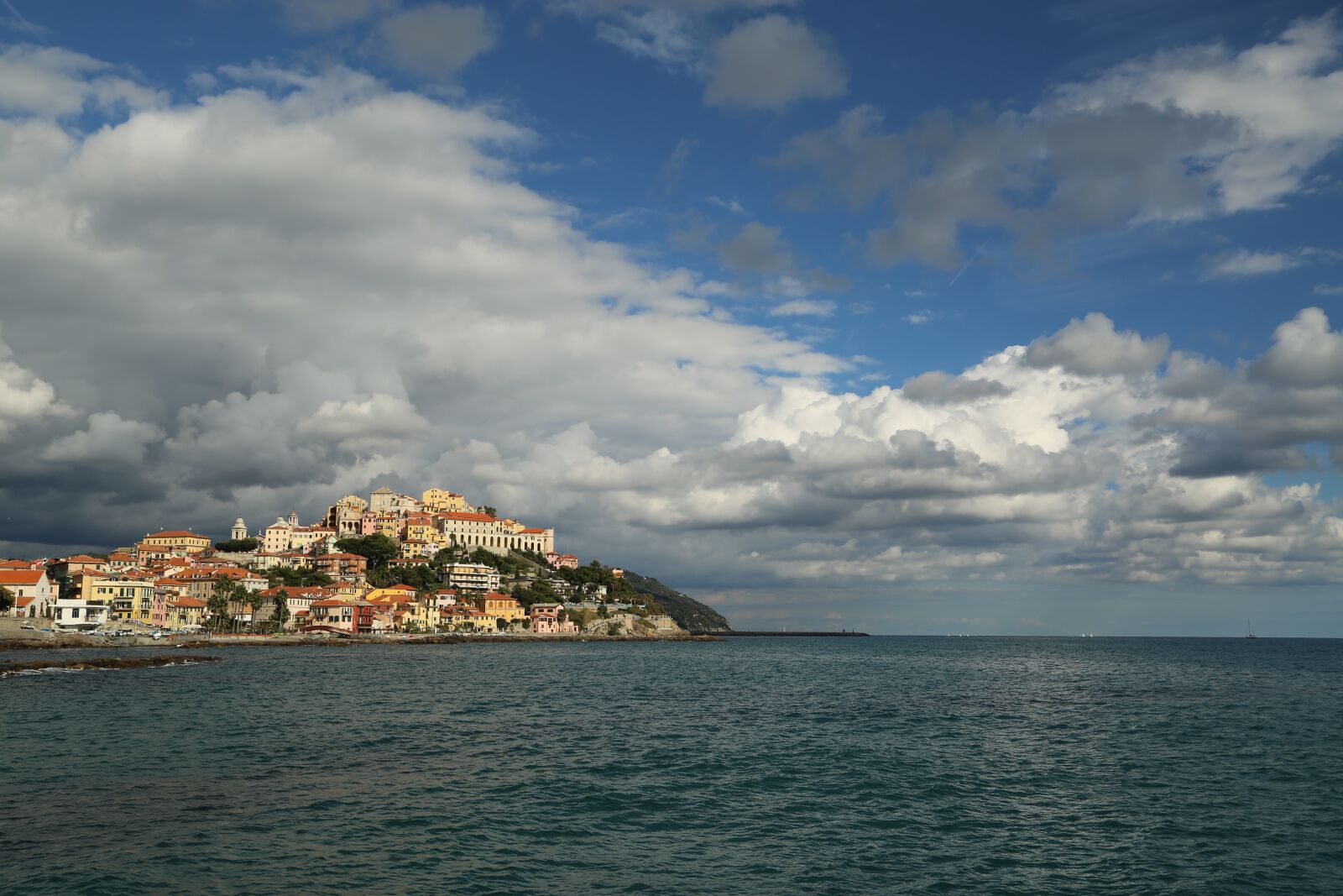 Canon EF 24-105mm F4L IS USM sample photo. Italy, imperia, liguria photography