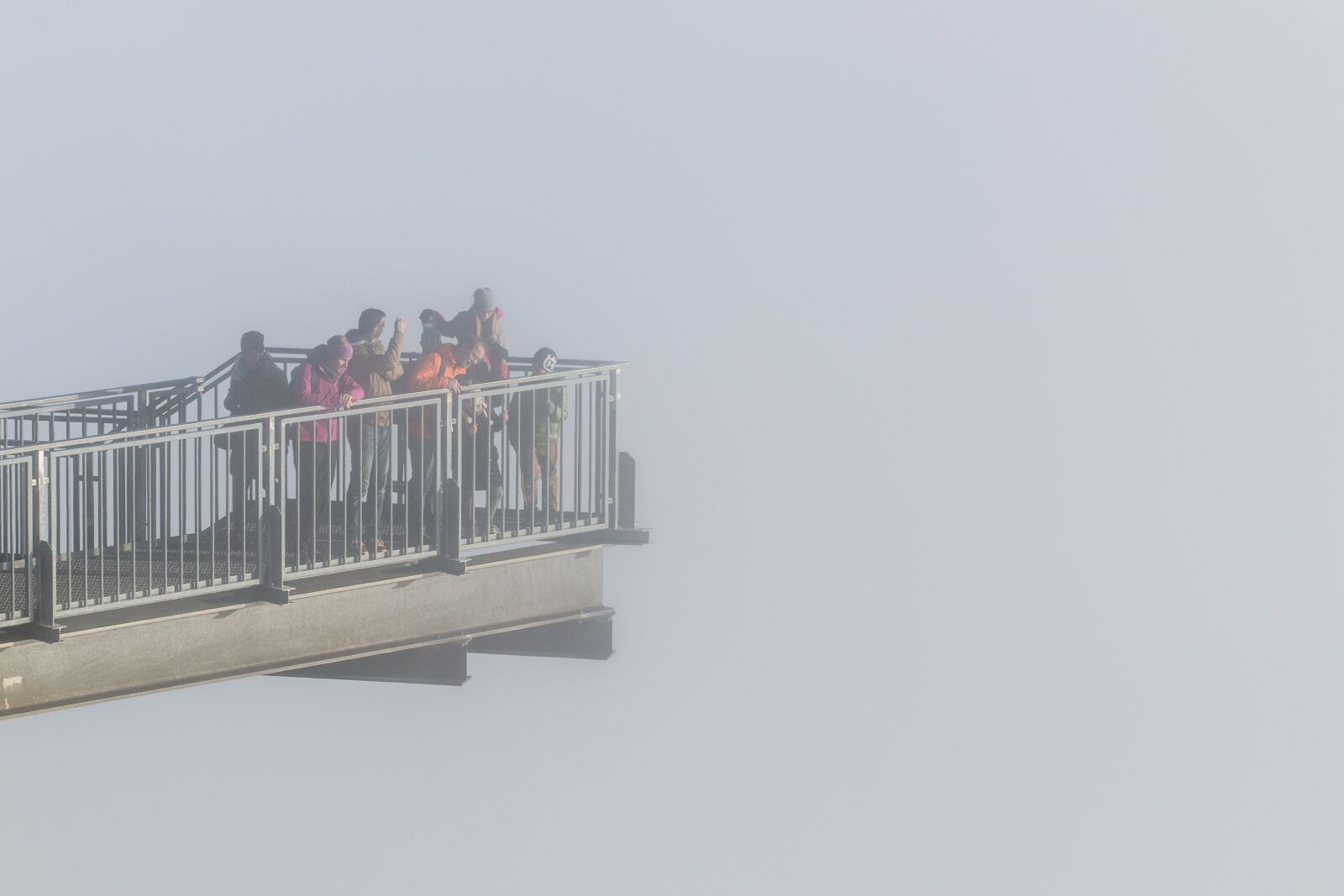 Canon EOS 70D sample photo. Skywalk, high wall, people photography