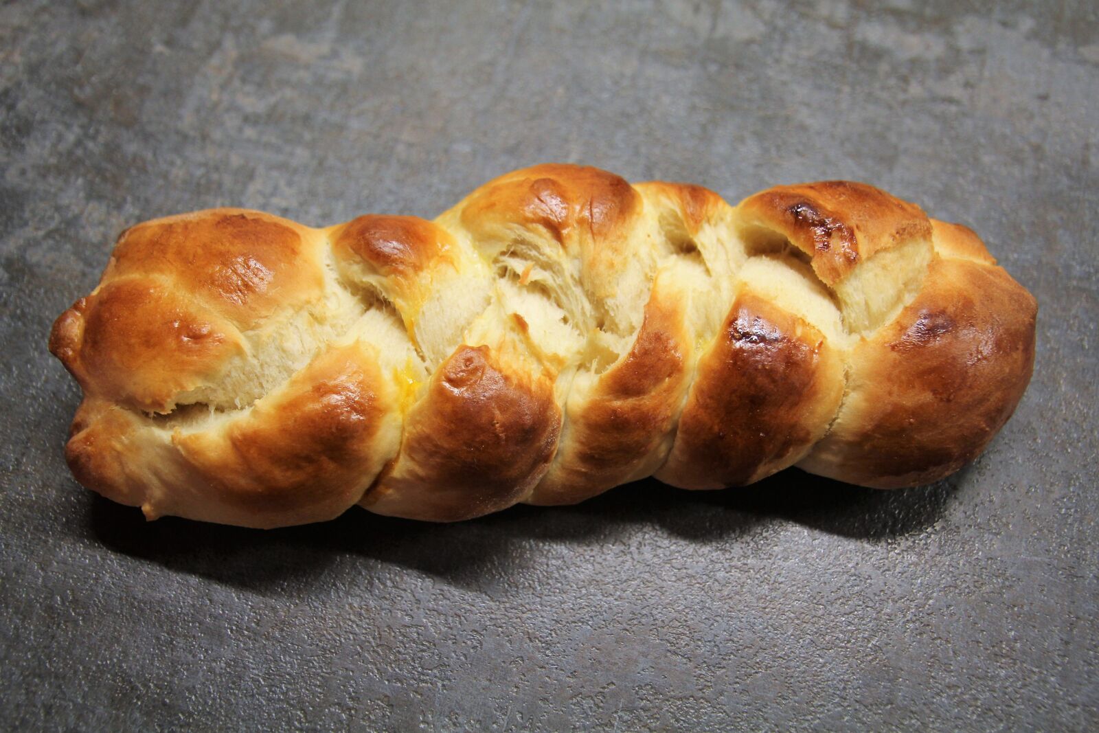 Canon EOS 60D sample photo. Plait, hefekranz, easter braid photography