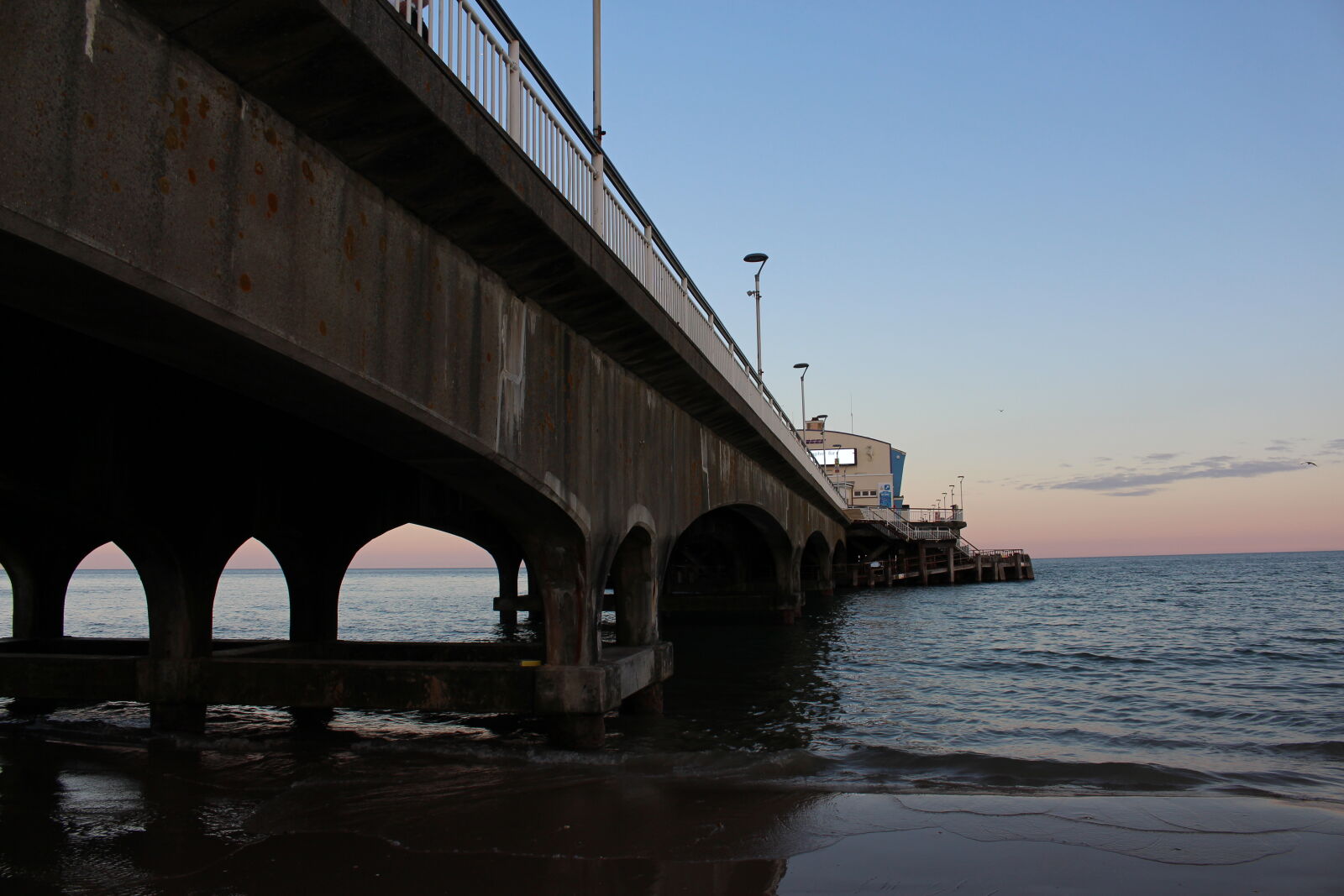 Canon EOS 700D (EOS Rebel T5i / EOS Kiss X7i) sample photo. Beach, beautiful, bournemouth, colour photography