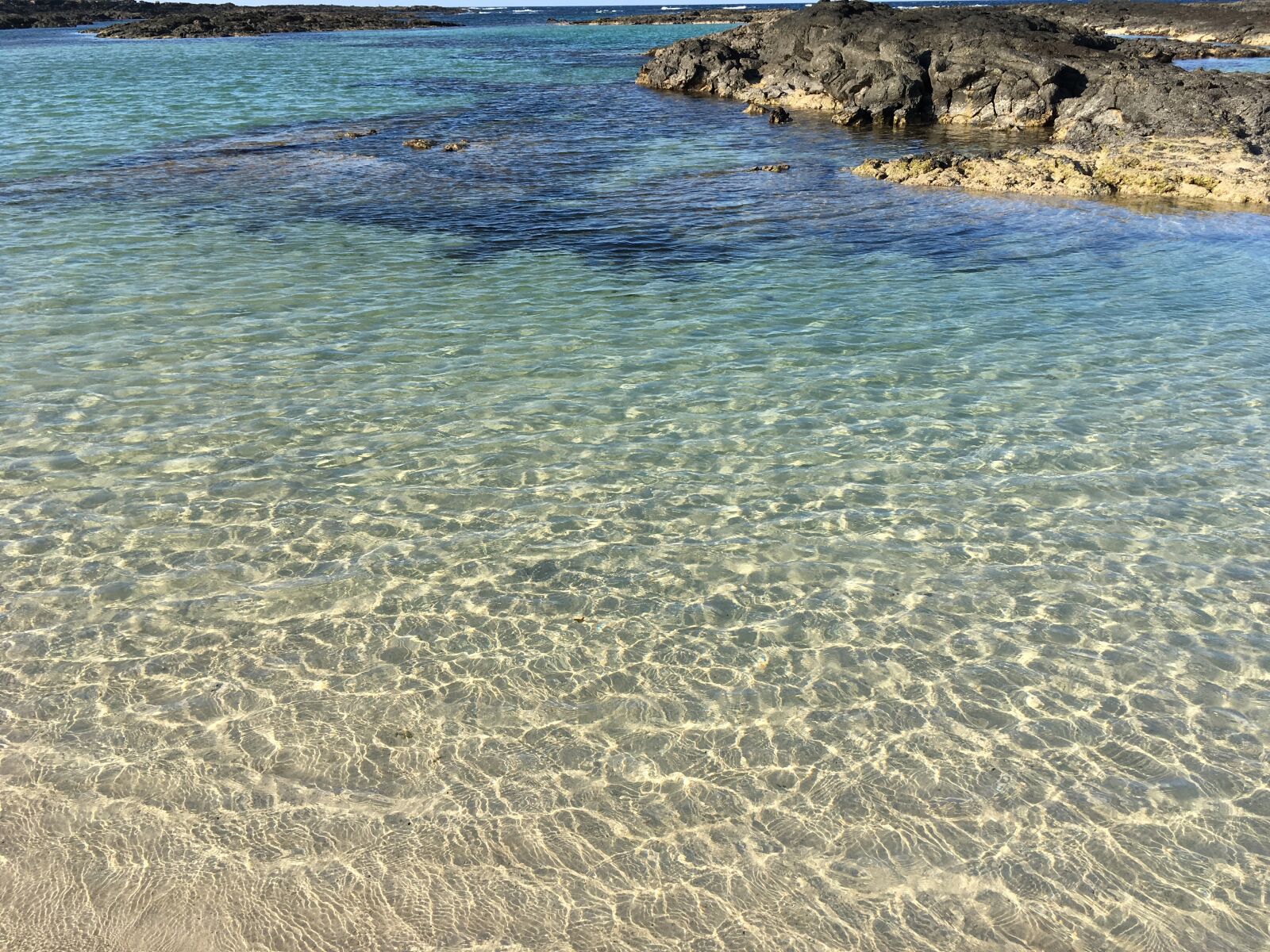Apple iPhone SE sample photo. Beach, sea, crystalline photography