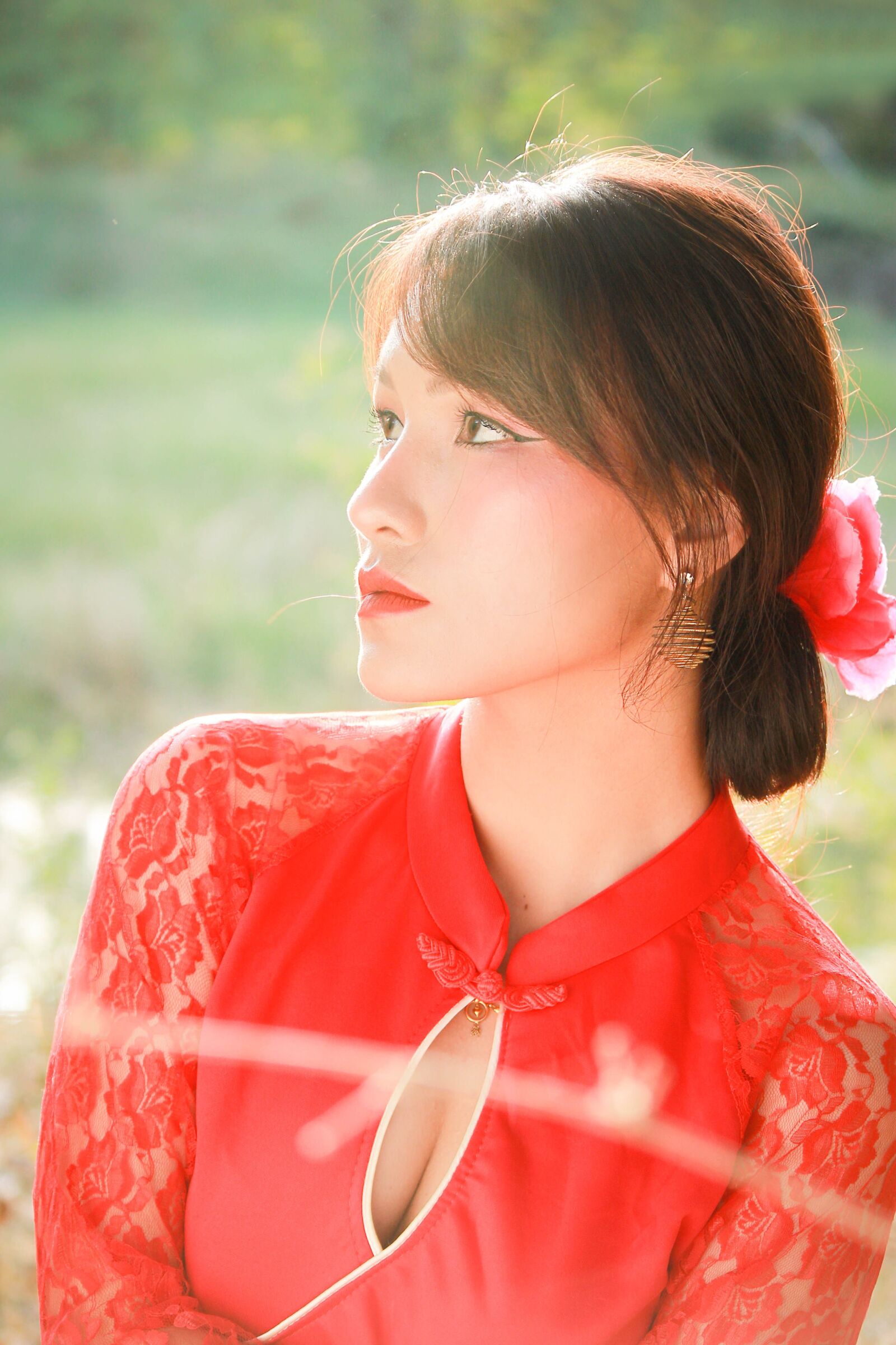 Canon EOS 1100D (EOS Rebel T3 / EOS Kiss X50) sample photo. Chinese girl, red, girl photography