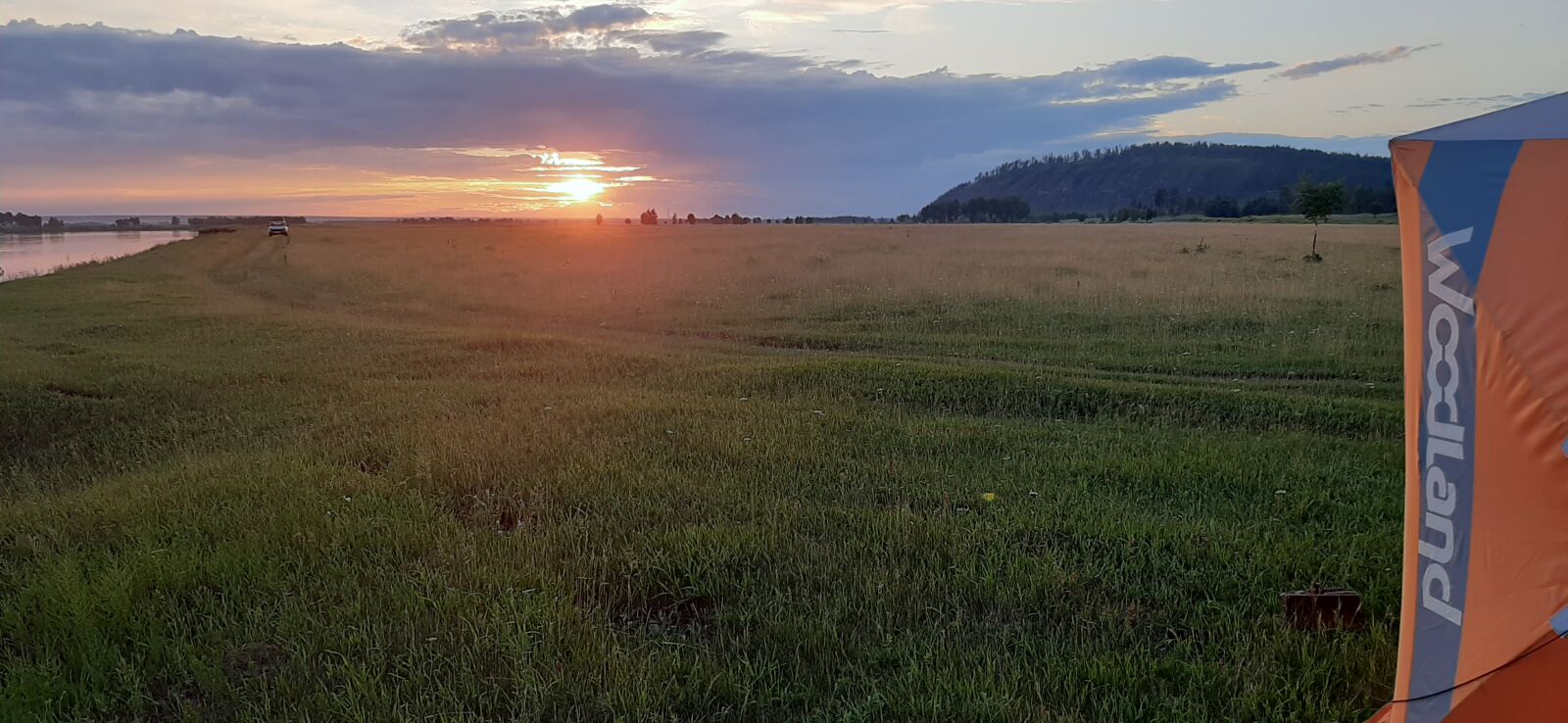 Samsung Galaxy A50 sample photo. Sunset, hangar, siberia photography