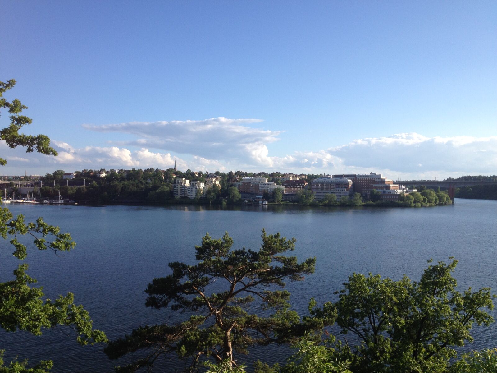 iPhone 4S back camera 4.28mm f/2.4 sample photo. Blue, sky, island, lilla photography