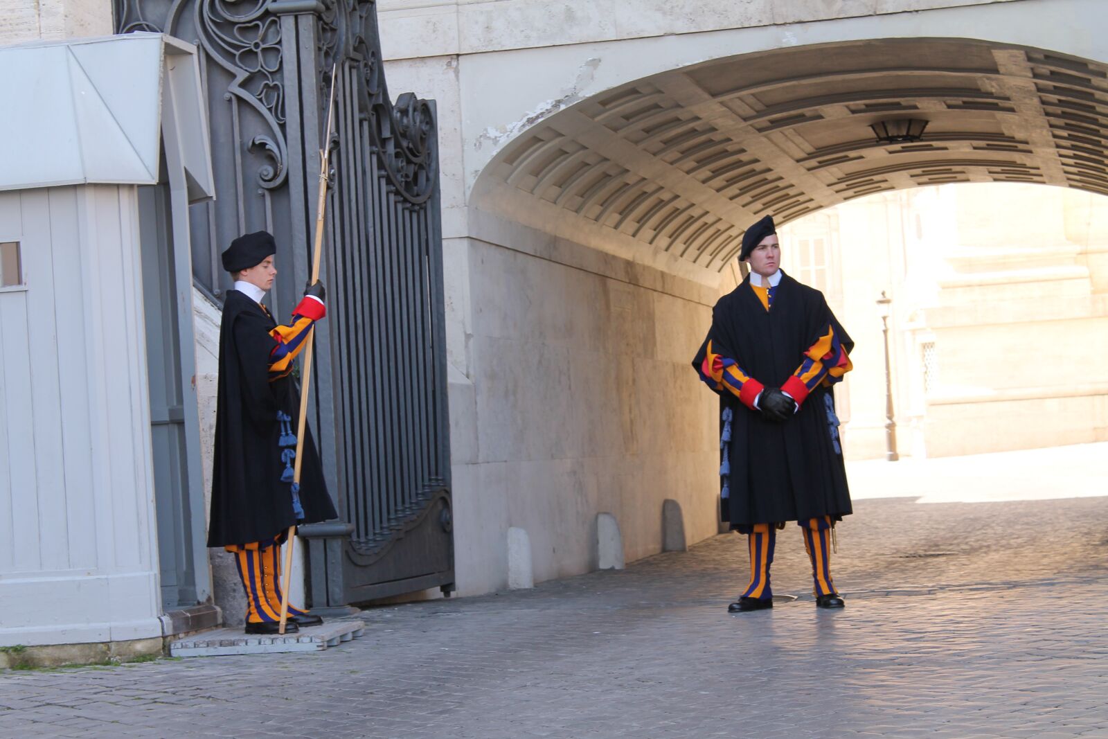 Canon EOS 1100D (EOS Rebel T3 / EOS Kiss X50) sample photo. Swiss guards, vatican, rome photography