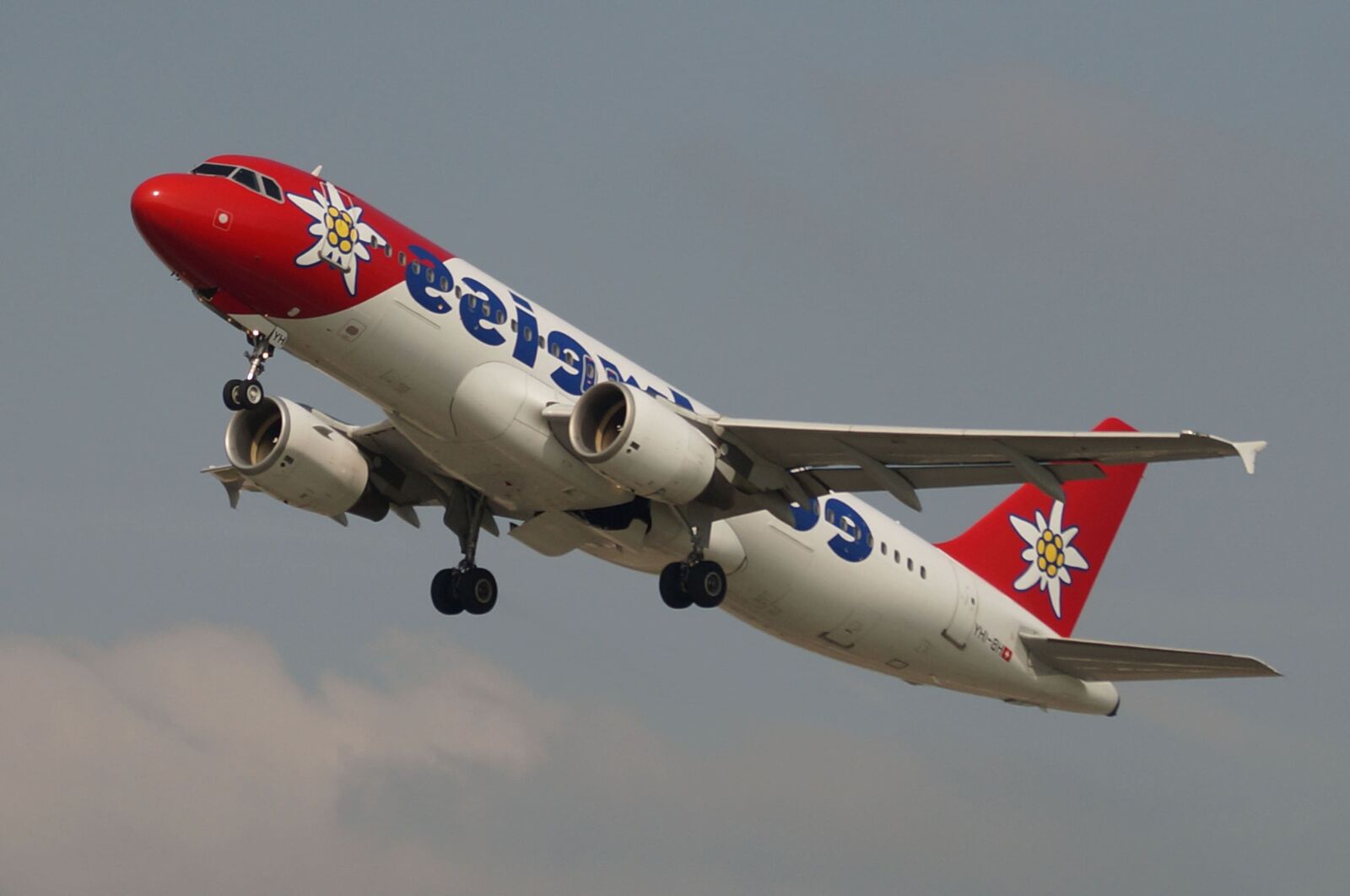Sony SLT-A57 sample photo. Airport, airliner, airplane, flight photography