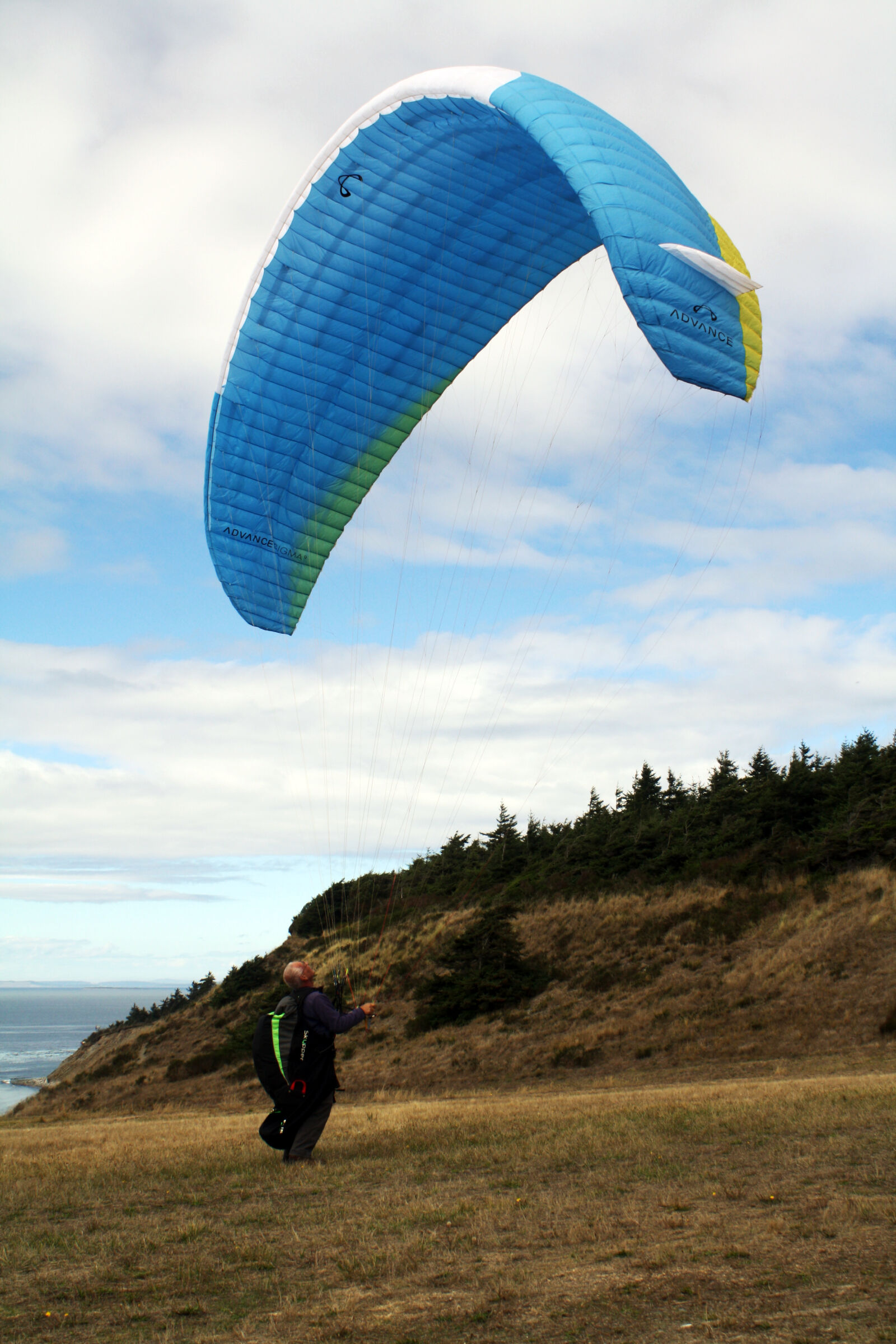Canon EOS 1000D (EOS Digital Rebel XS / EOS Kiss F) sample photo. Adventure, paraglider, paragliding, sport photography