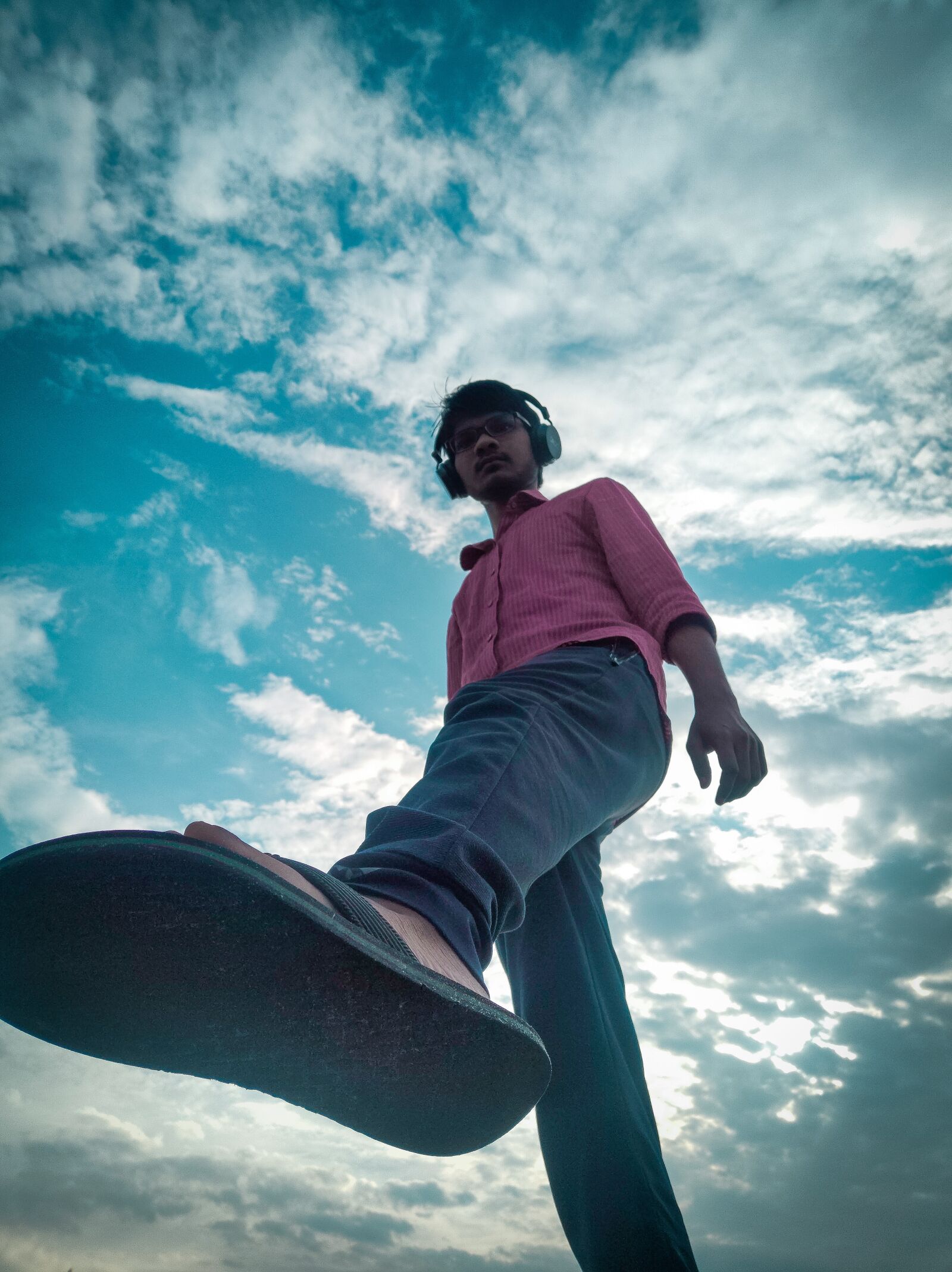 Realme 3 PRO sample photo. Sky, walking, wide angle photography