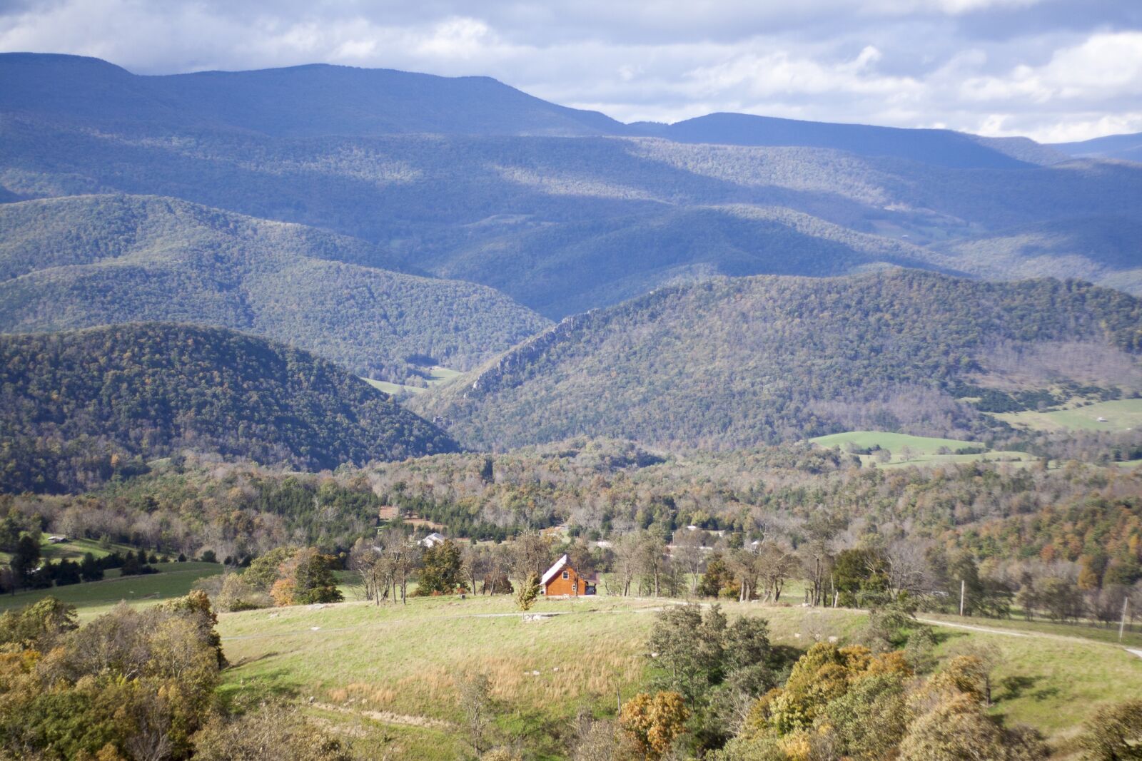 Canon EOS 350D (EOS Digital Rebel XT / EOS Kiss Digital N) sample photo. West virginia, fall, house photography