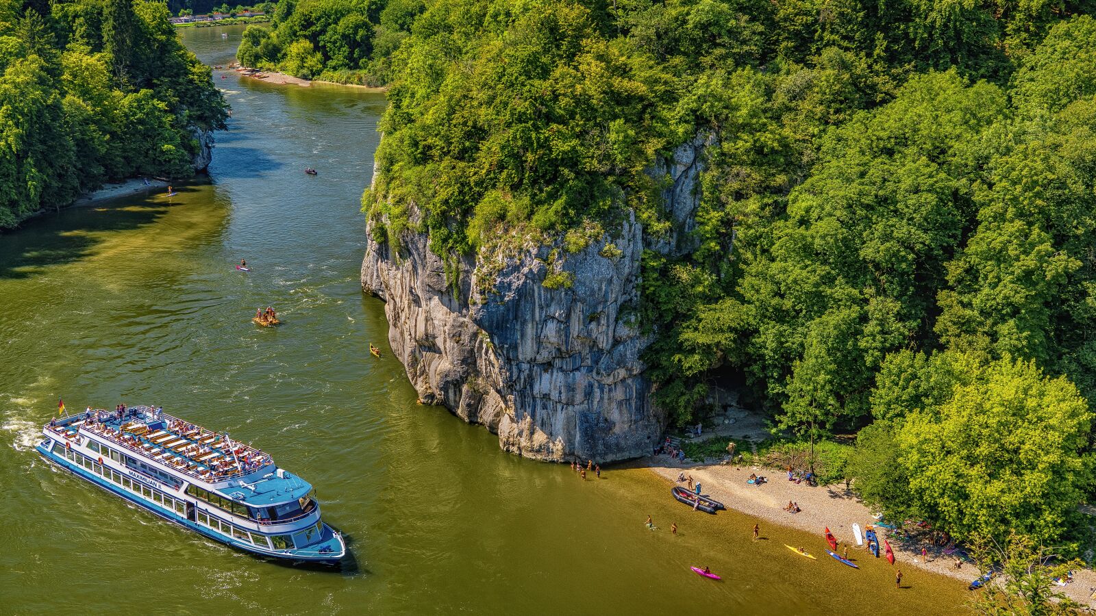 Sony a6300 + Sigma 30mm F2.8 EX DN sample photo. Danube, bavaria, city photography