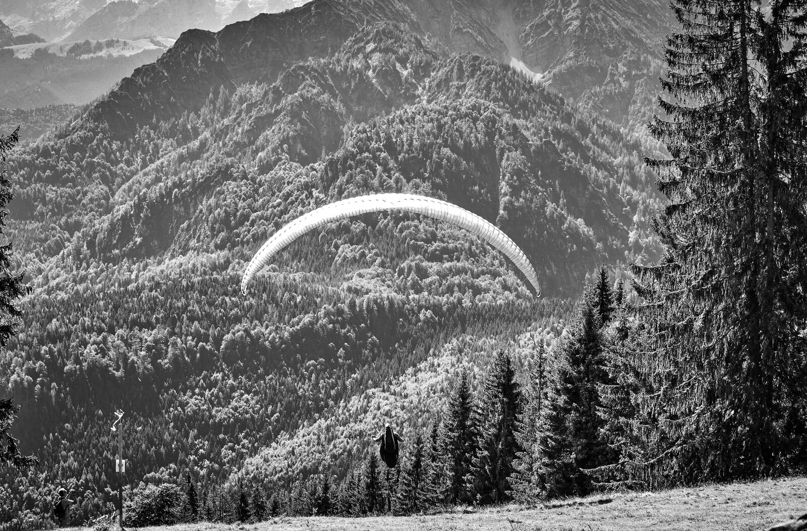 Sony DT 55-300mm F4.5-5.6 SAM sample photo. Paraglider, flying, mountains photography