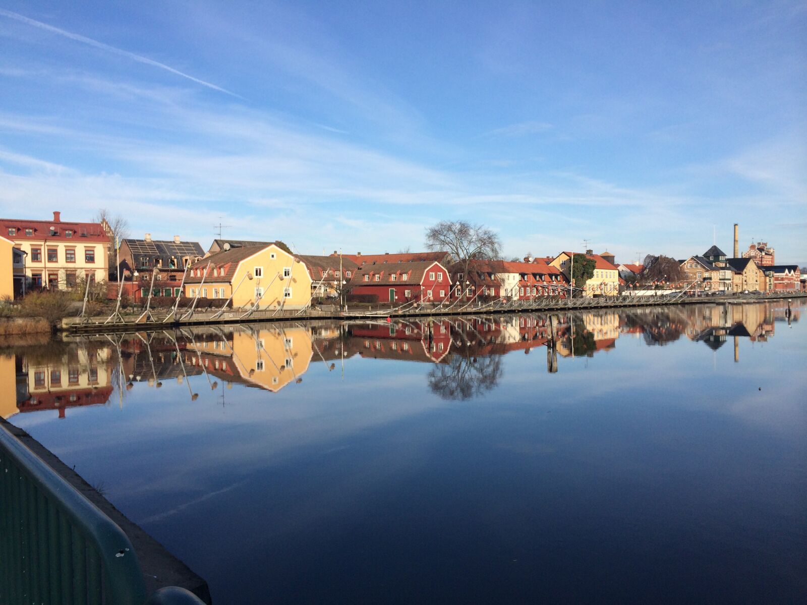 iPhone 5s back camera 4.12mm f/2.2 sample photo. åhus, port, sky blue photography