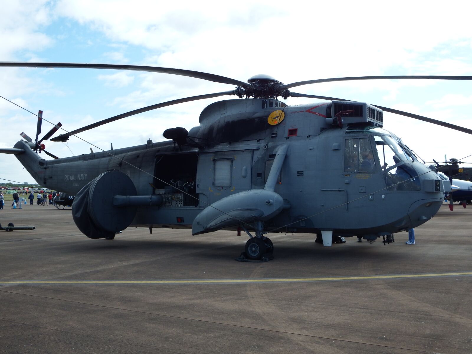 Fujifilm FinePix SL1000 sample photo. Seaking, royal navy, helicopter photography