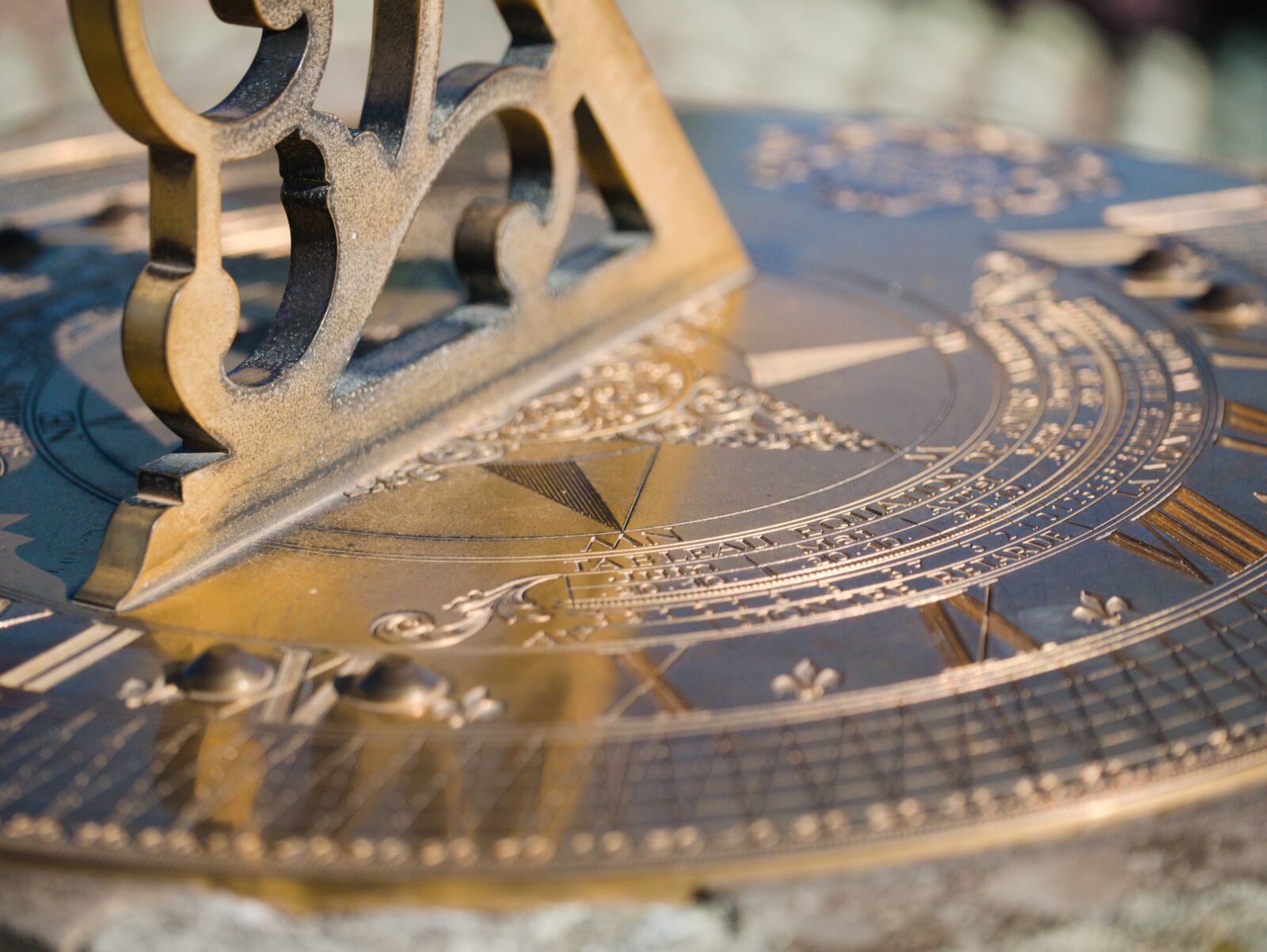 Panasonic DMC-G81 sample photo. Sundial, close up, macro photography