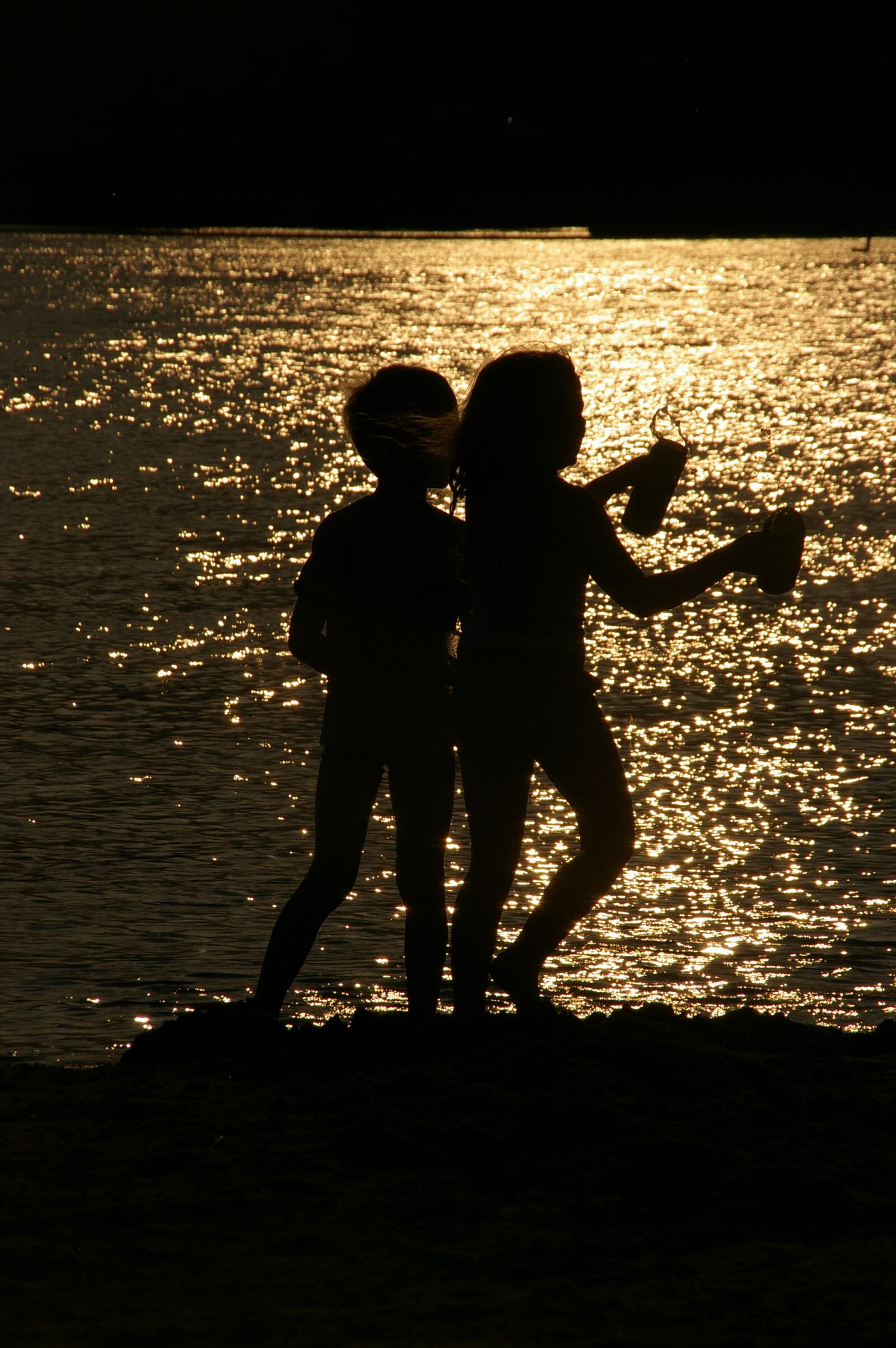 Pentax K100D Super sample photo. Beach, silhouette, two photography
