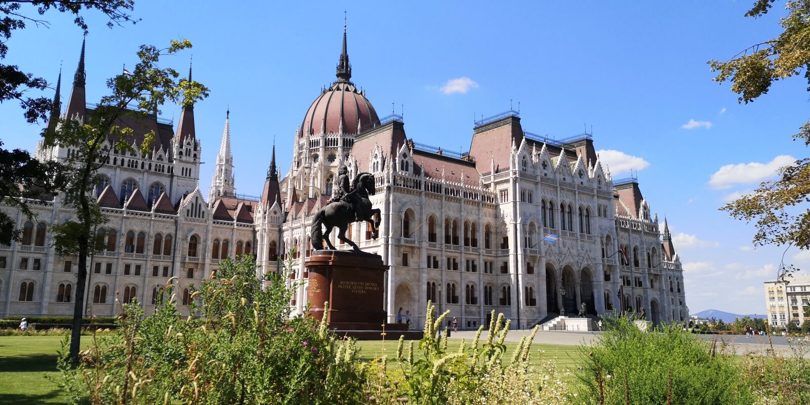 HUAWEI EML-L29 sample photo. Budapest, hungarian parliament, hungary photography