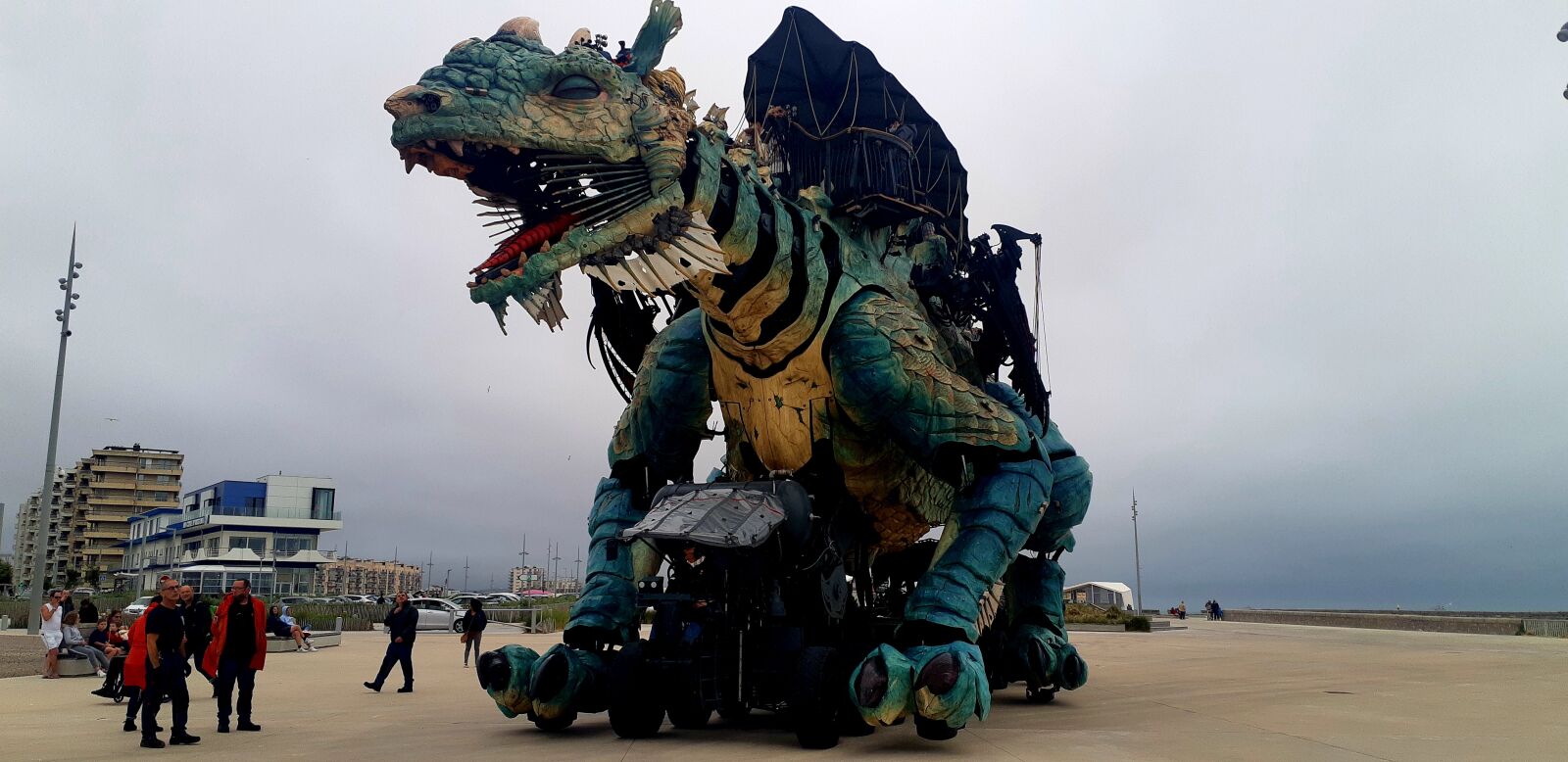Samsung Galaxy A8(2018) sample photo. Dragondecalais, pasdecalais, mascotte photography