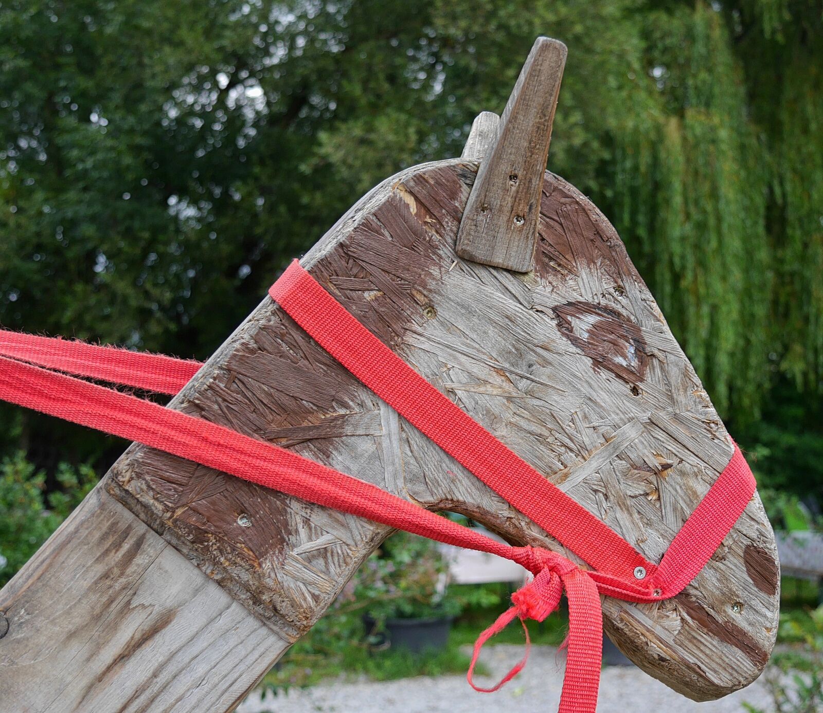Panasonic Lumix DMC-G6 sample photo. Horse, wooden horse, children photography
