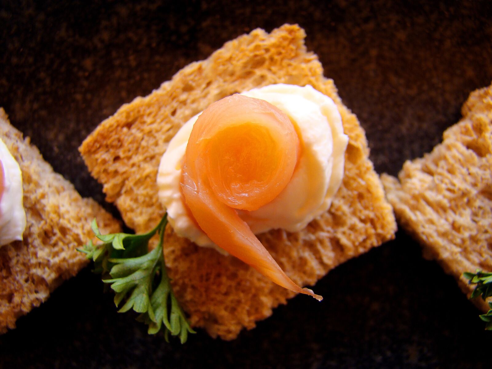 Sony DSC-H9 sample photo. Canapes, settee, toast photography